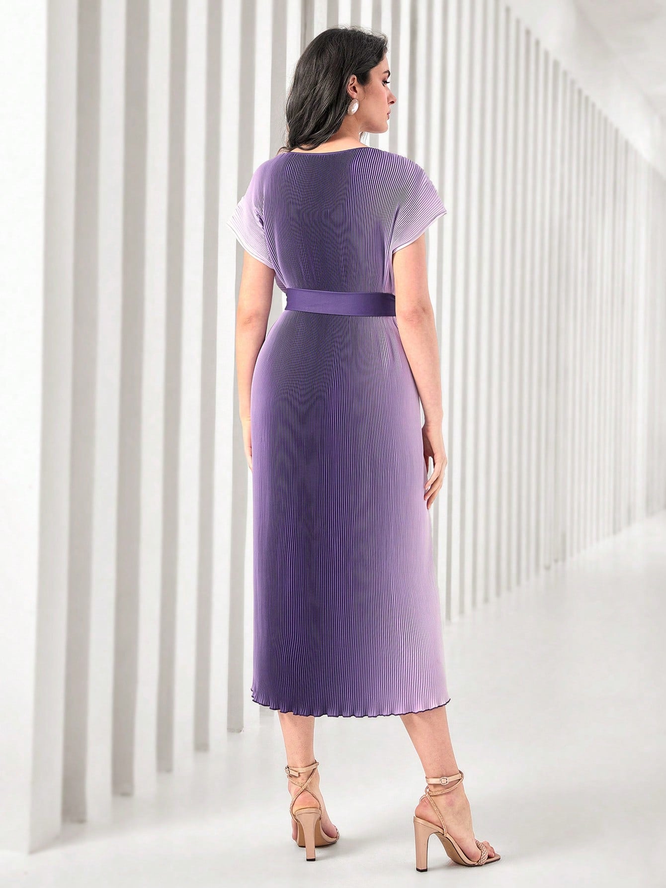 SHEIN Modely Ombre Print Plisse Belted Dress