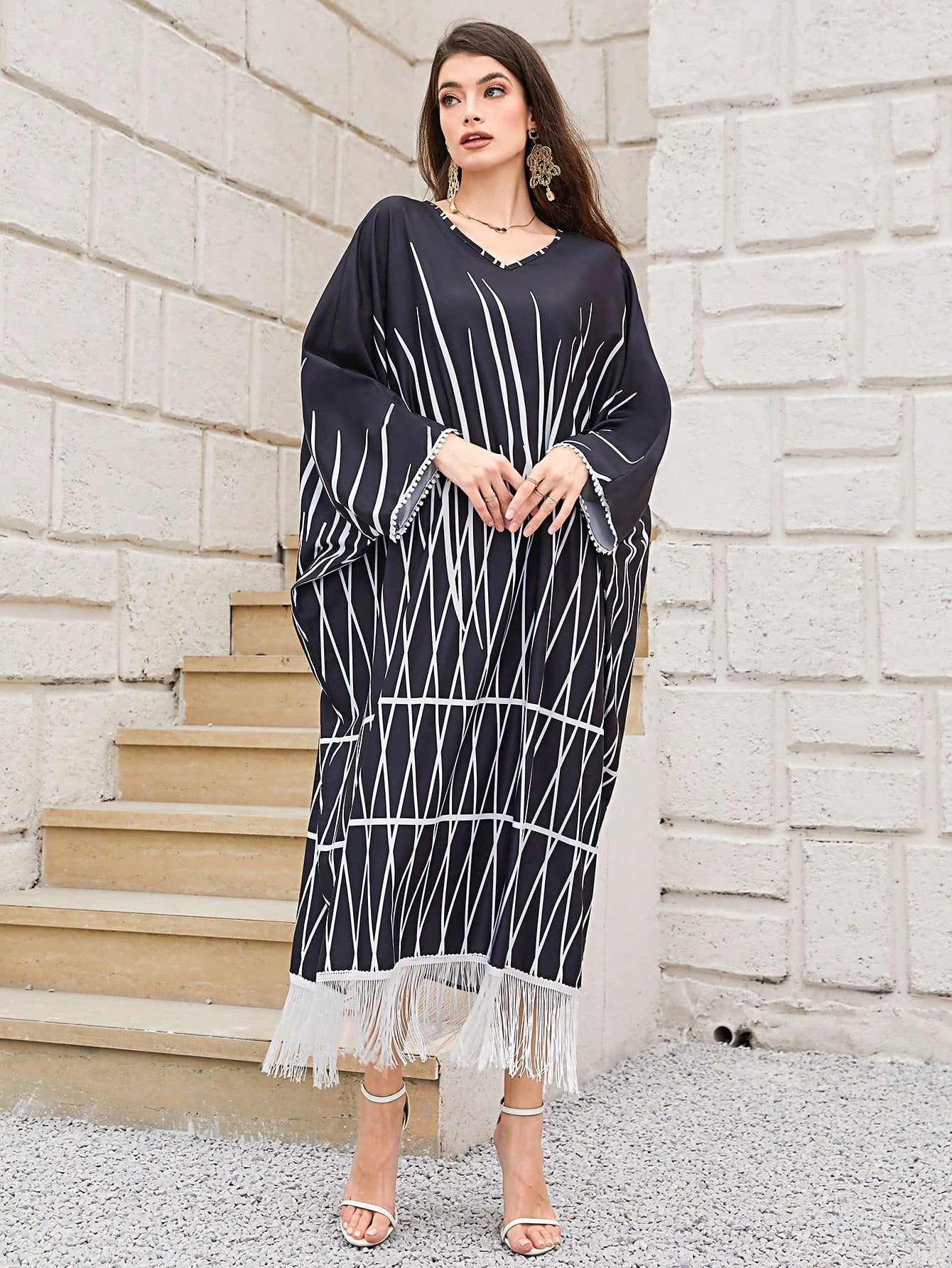 SHEIN Najma Geo Print Fringe Hem Batwing Sleeve Kaftan