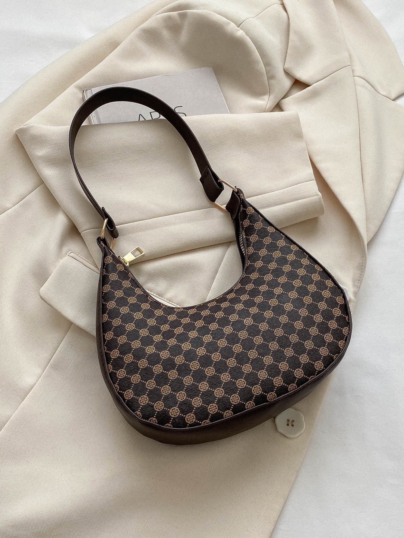 Fashionable Geometric Pattern Hobo Bag