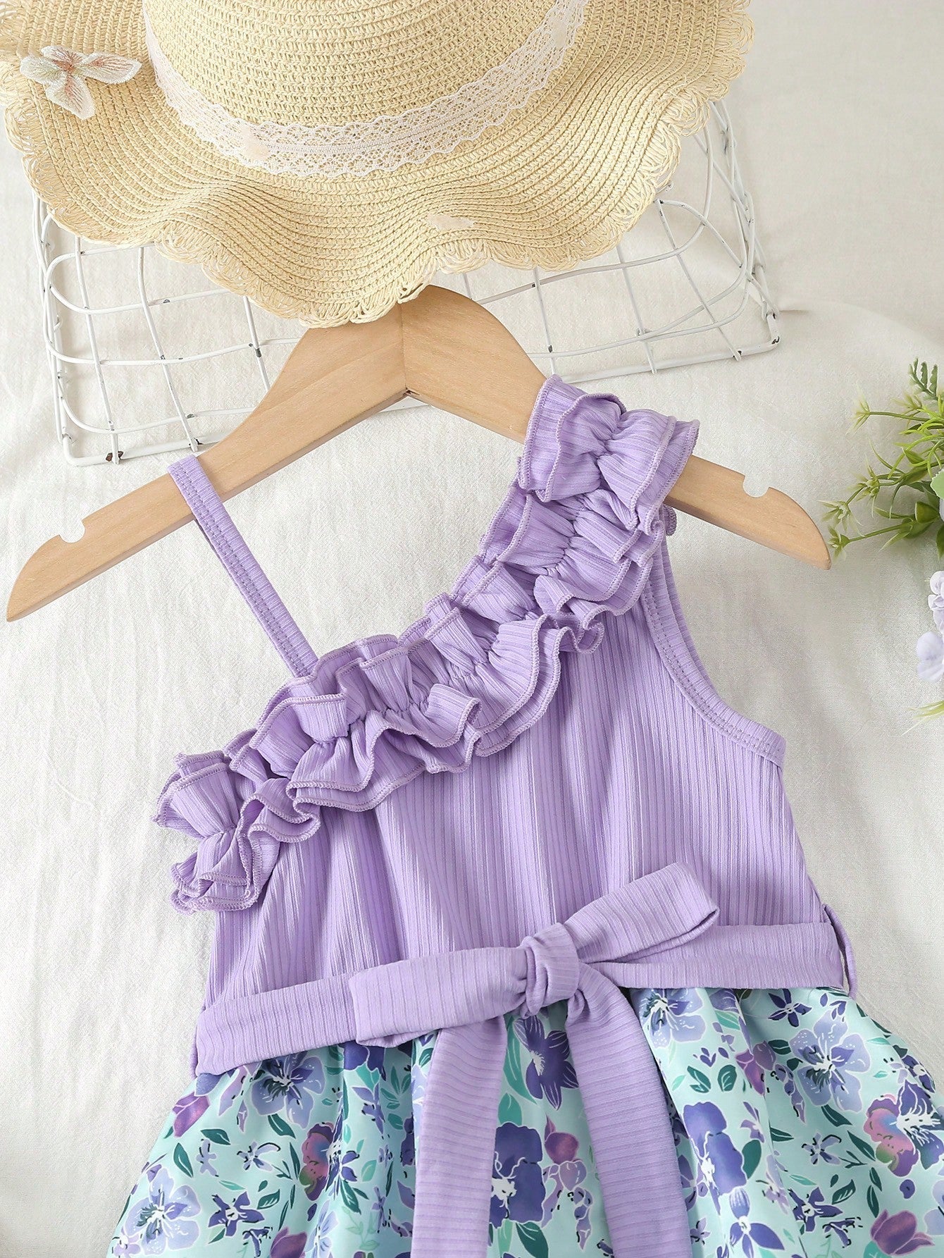 SHEIN Kids EVRYDAY Young Girl Lotus Edge Floral Printed Dress