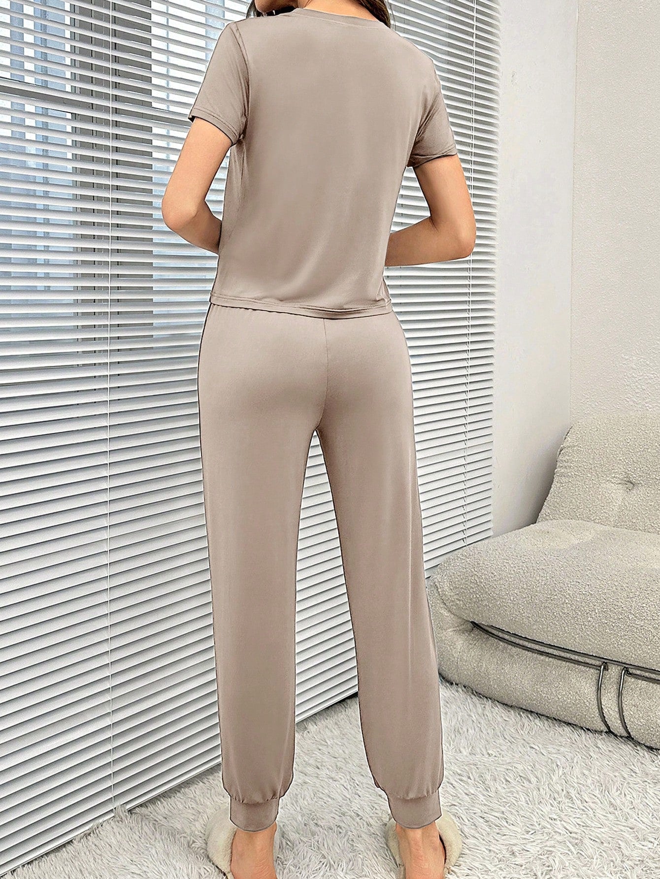 Letter Graphic Tee & Drawstring Waist Pants PJ Set