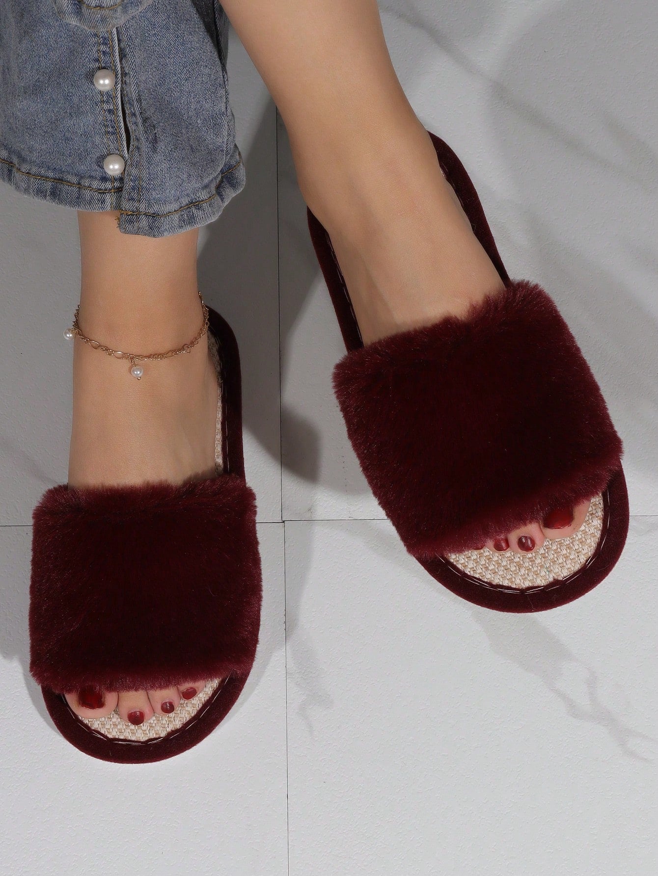 Women Minimalist Fuzzy Home Slippers, Fashion Black Bedroom Slippers