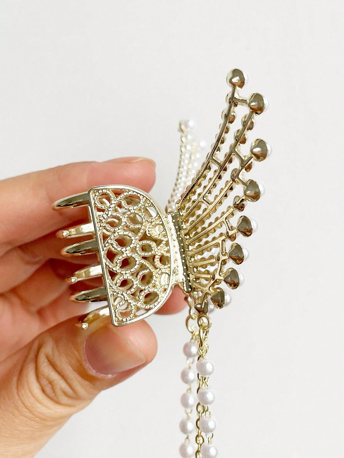 Faux Pearl Butterfly Design Hair Claw