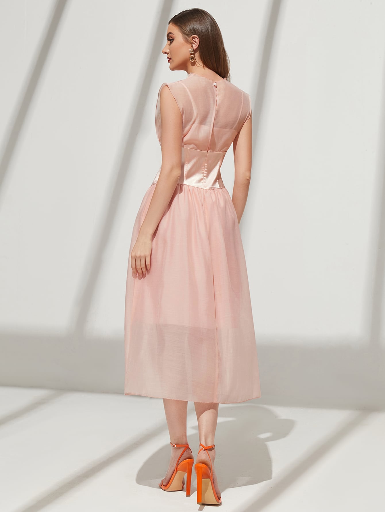 SHEIN Modely Contrast Mesh Keyhole Back Dress