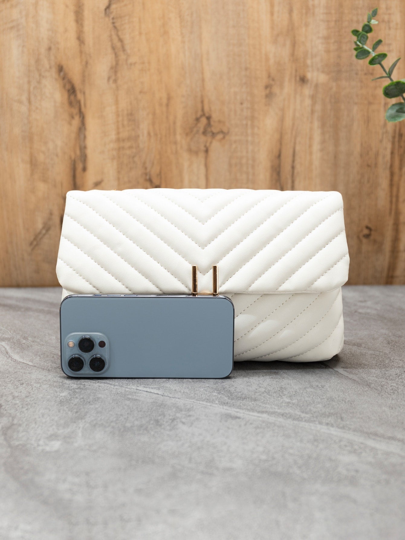 Chevron Pattern Chain Square Bag