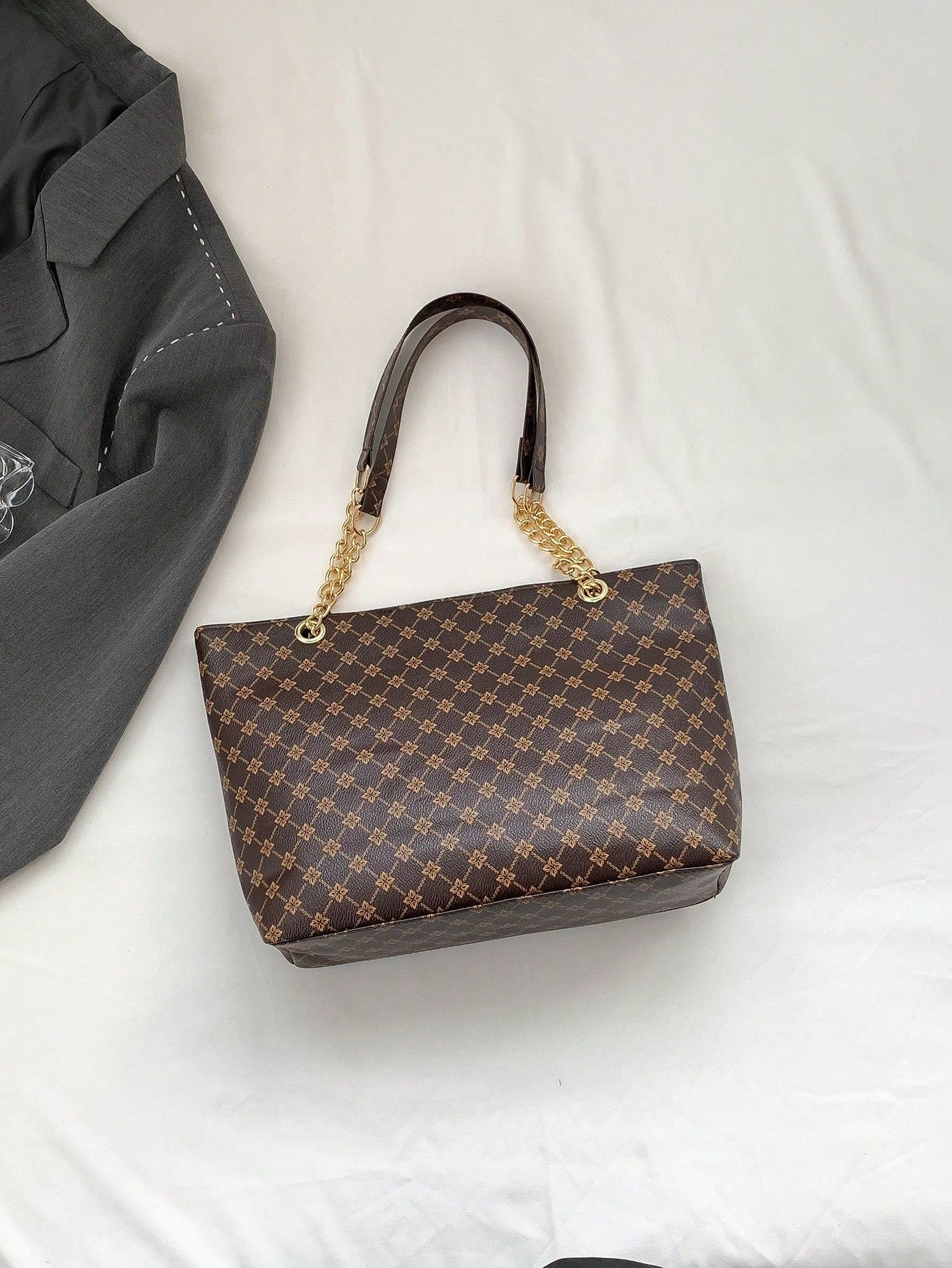 Vintage Retro All-Over Printed Large Capacity Casual Fashion Elegant Deer Pendant Student Tote Bag
