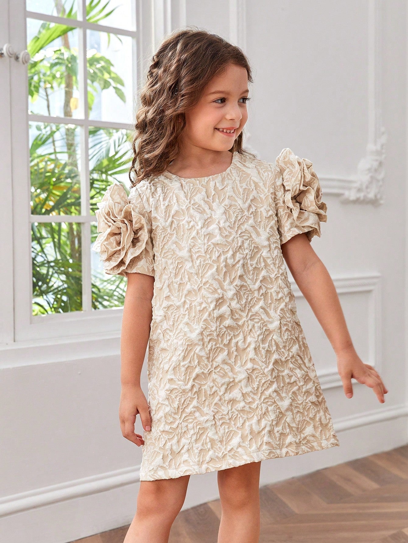 SHEIN Young Girl Woven Bubble Short Sleeve Jacquard Romantic Loose Fit Dress in Solid Color