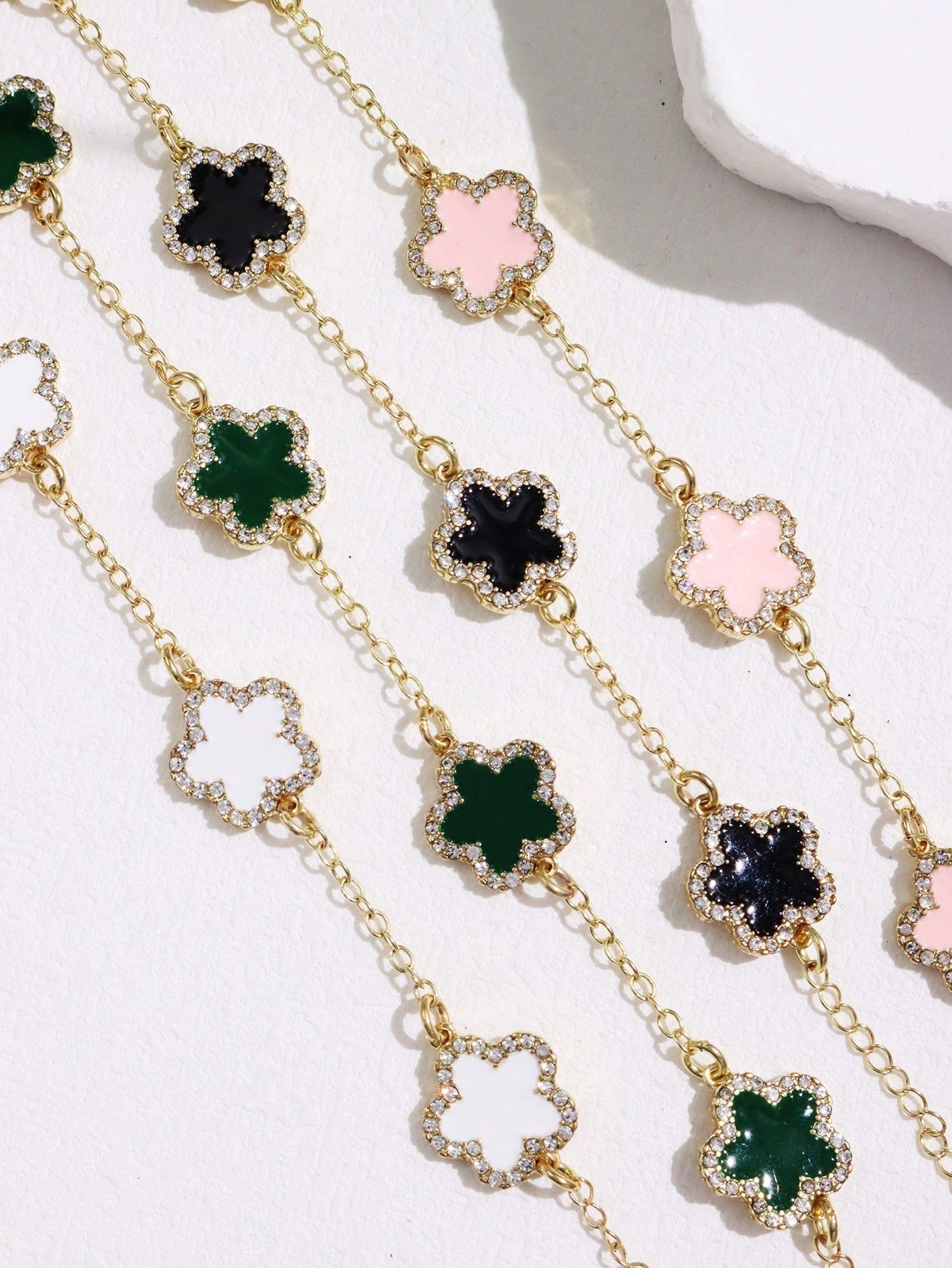 1Pc Simple & Fashionable Petals Design Diamond-Encrusted Edge Bracelet for Women
