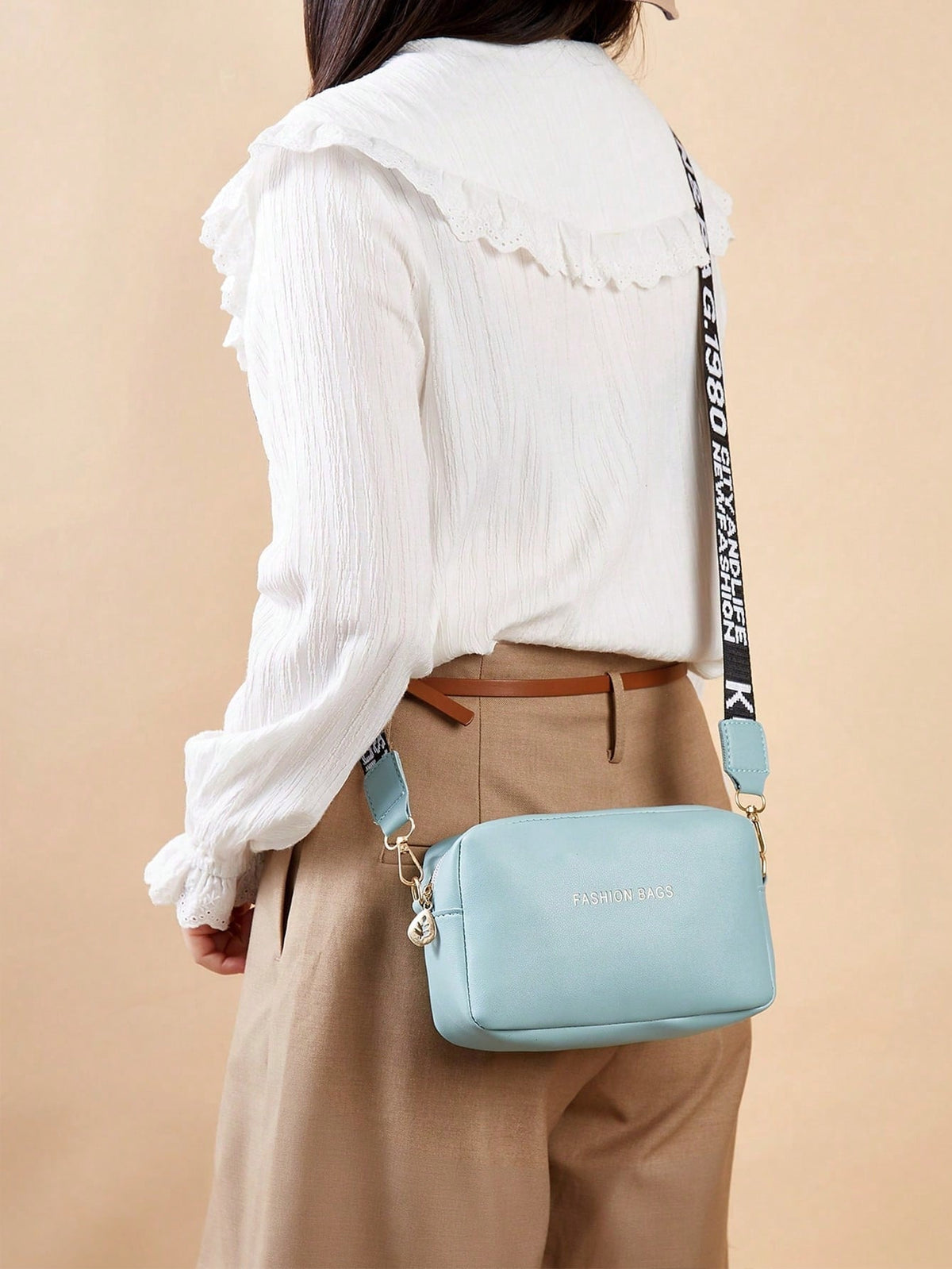 Trendy Square Mini Crossbody Bag with Wide Strap Phone Lipstick Coin Bag Shoulder Bag for Daily Use