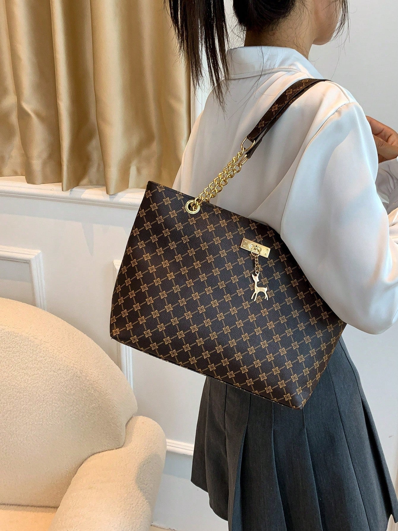 Vintage Retro All-Over Printed Large Capacity Casual Fashion Elegant Deer Pendant Student Tote Bag