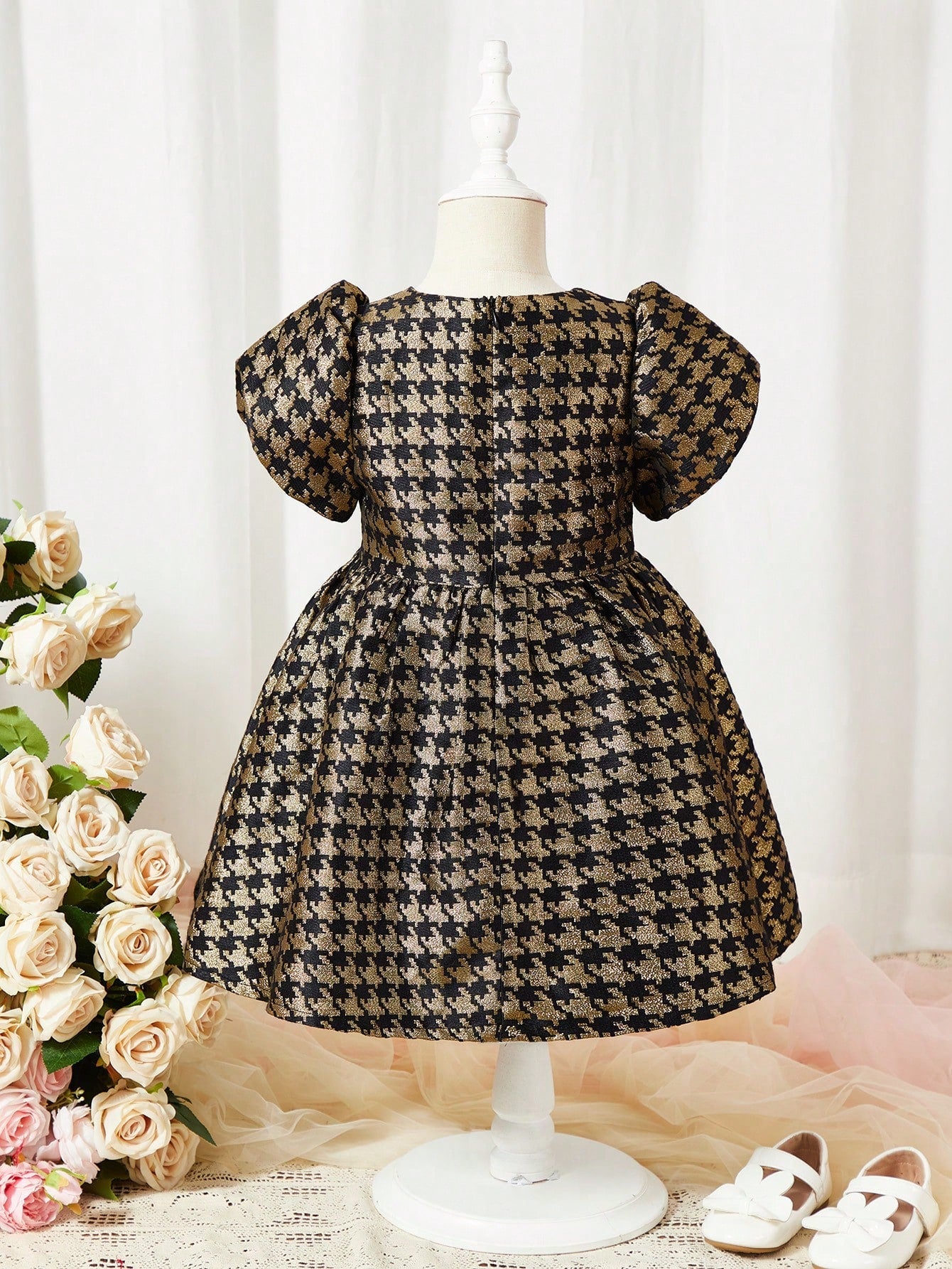 SHEIN Kids CHARMNG Young Girl Houndstooth Print Bow Front Puff Sleeve Dress