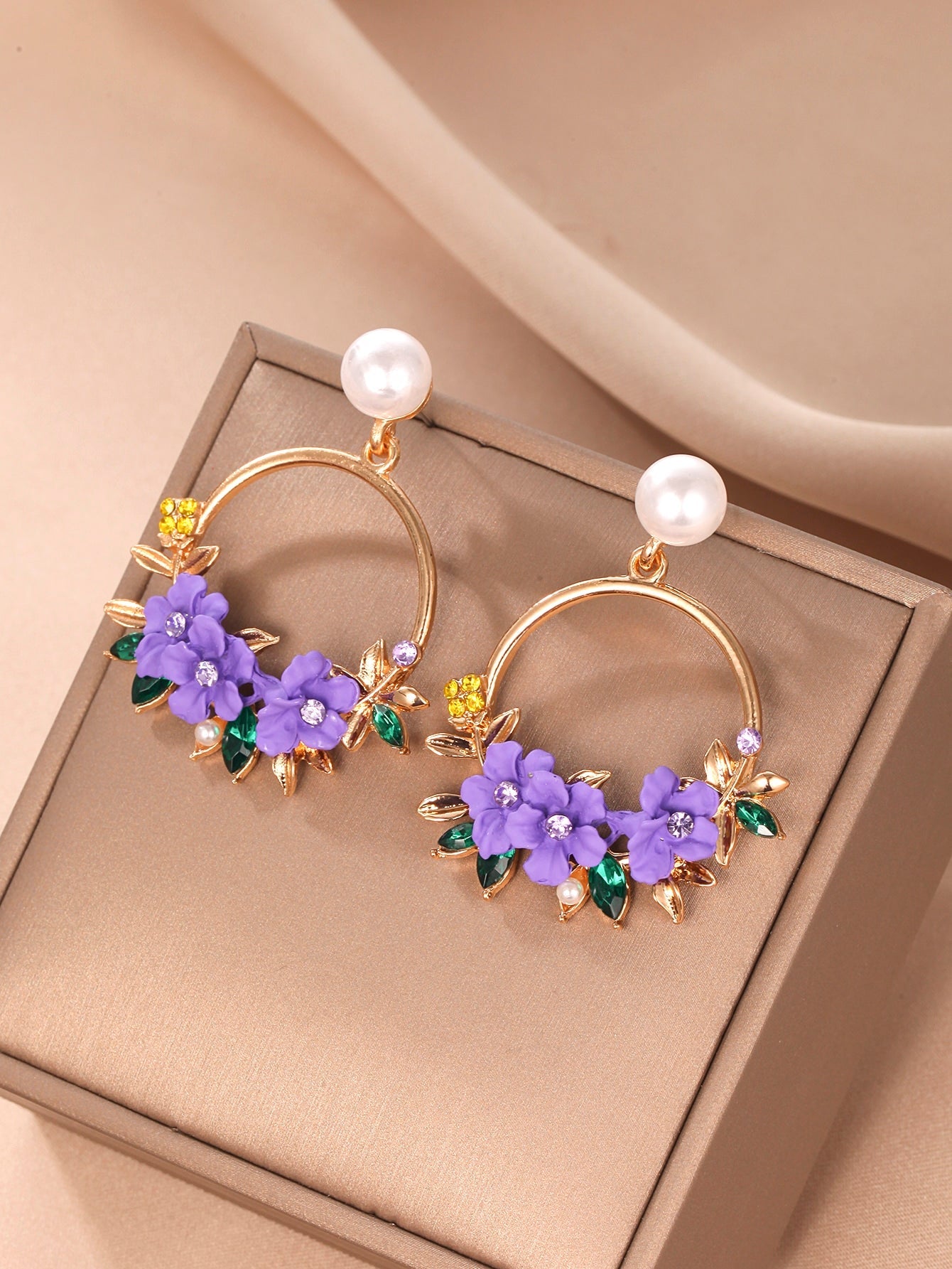 Rhinestone & Flower Decor Circle Drop Earrings