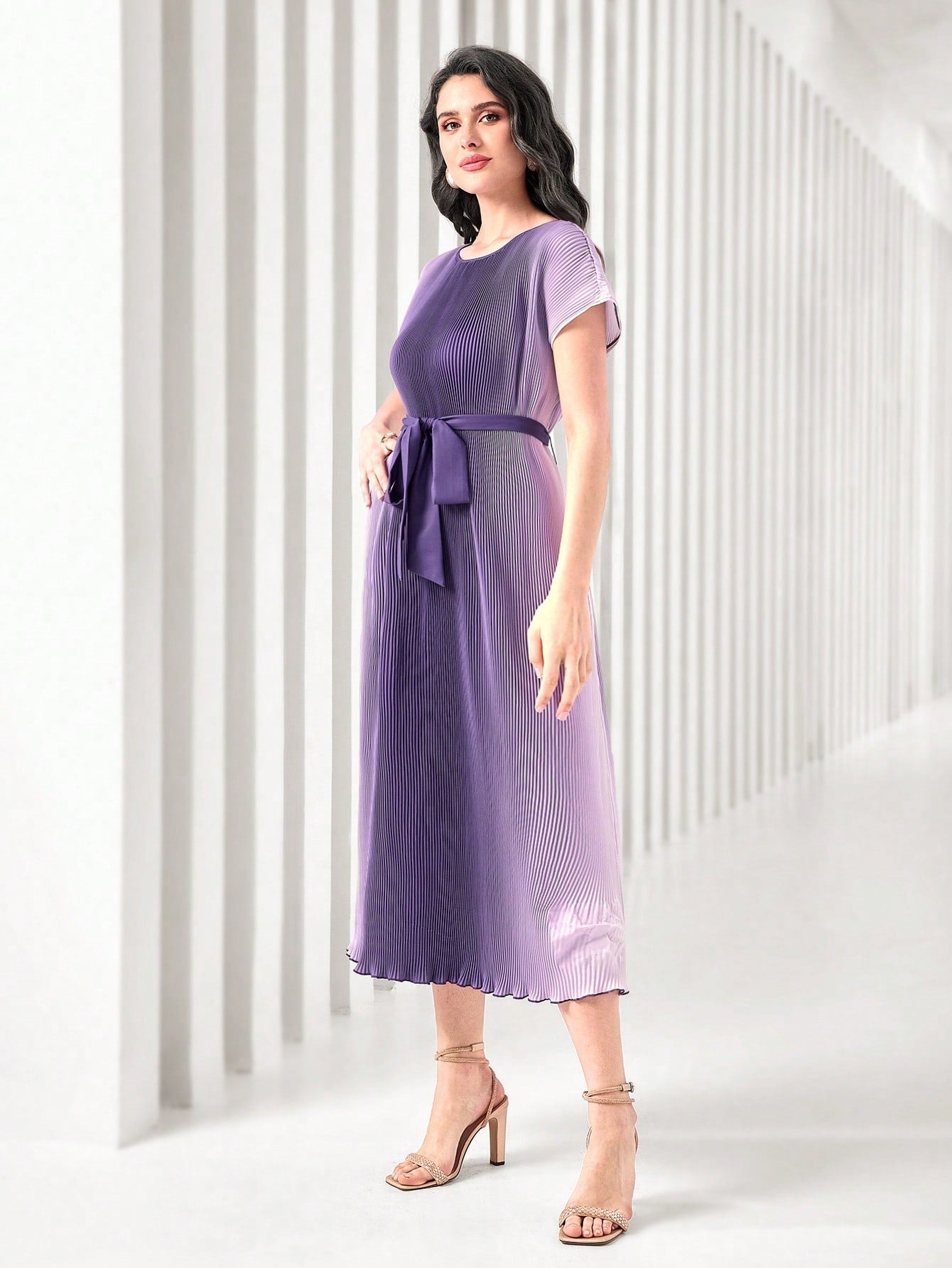 SHEIN Modely Ombre Print Plisse Belted Dress