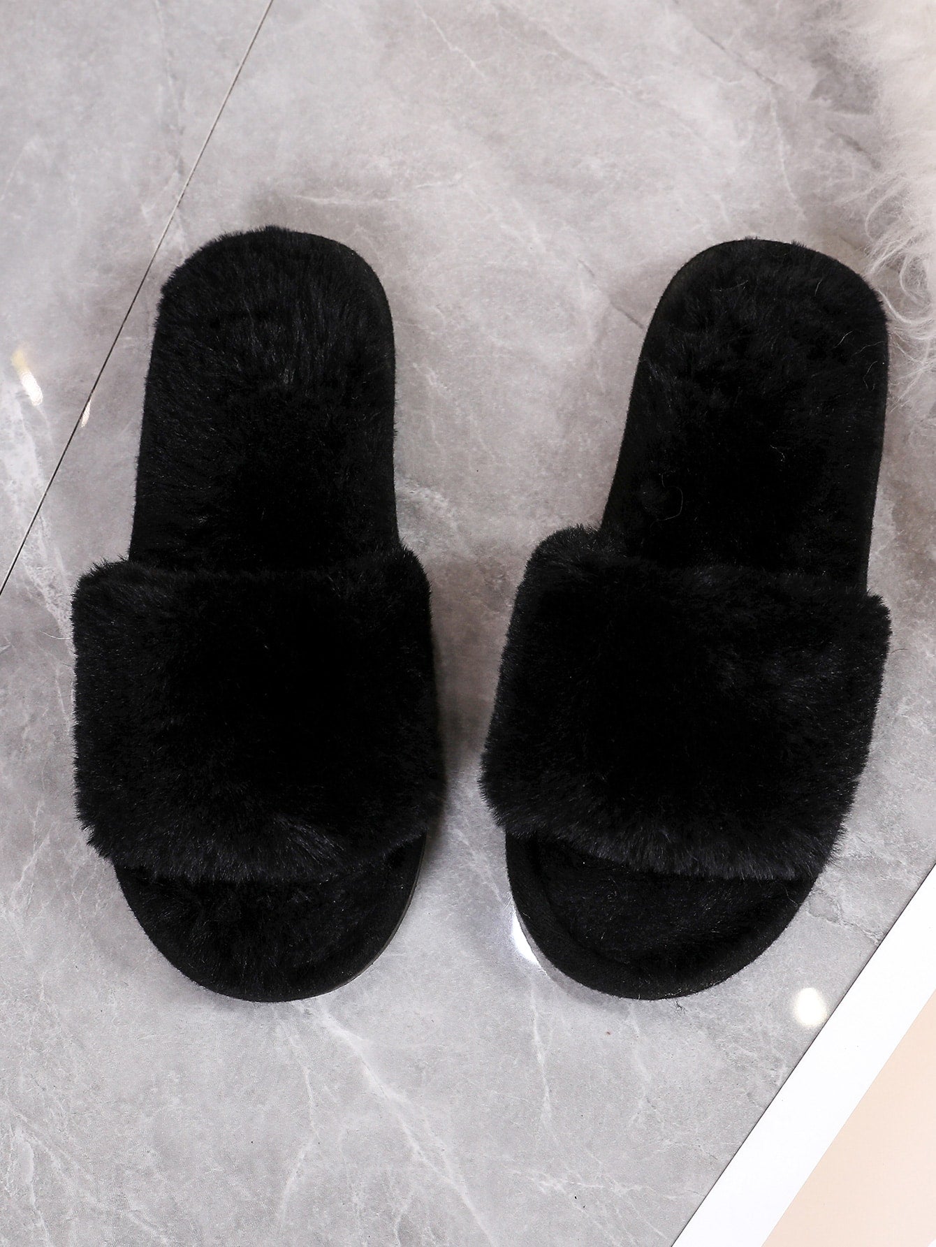 Black Minimalist Fuzzy Bedroom Slippers
