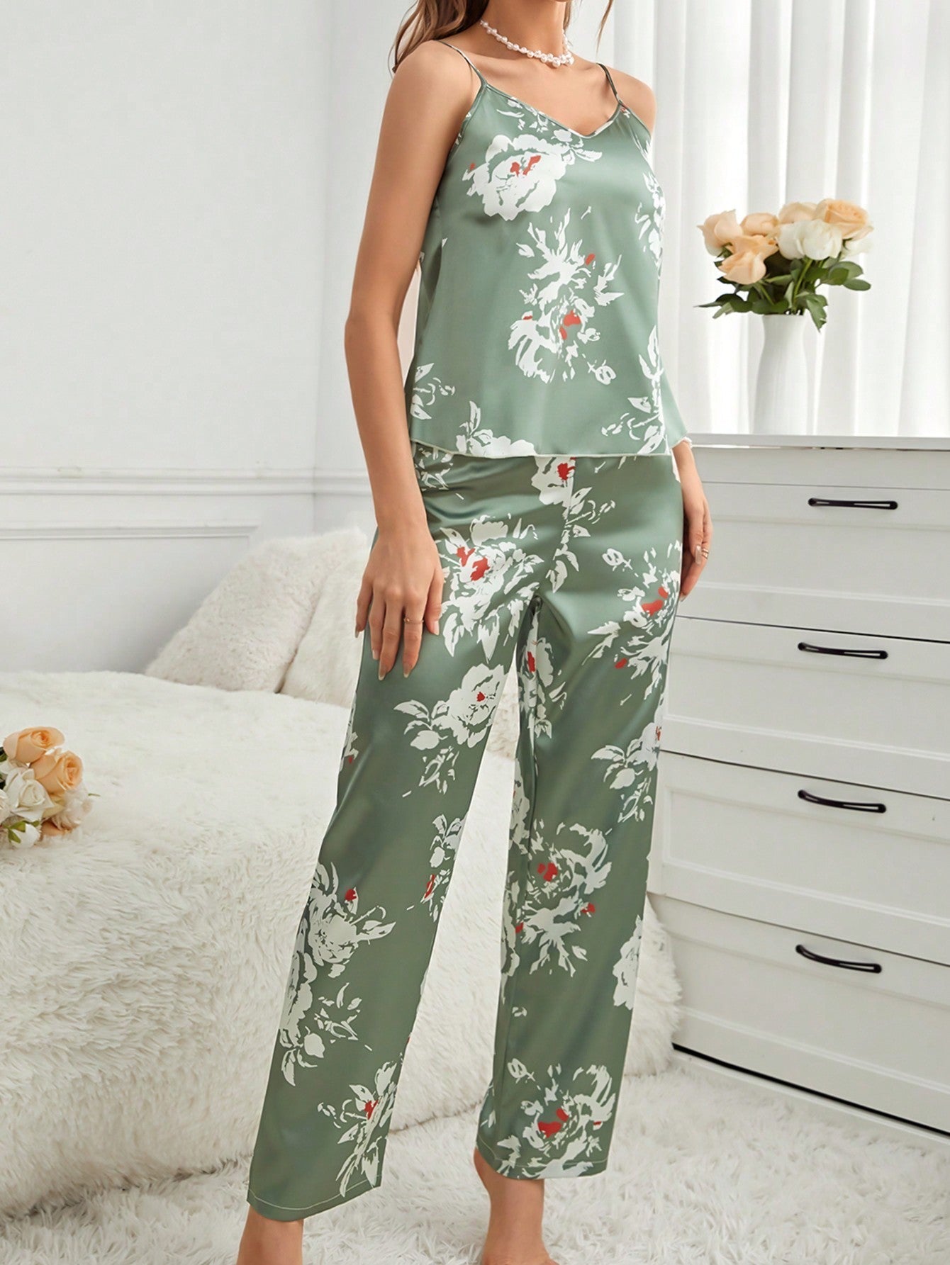 Women'S Floral Patterned Camisole and Long Pants Pajama Set