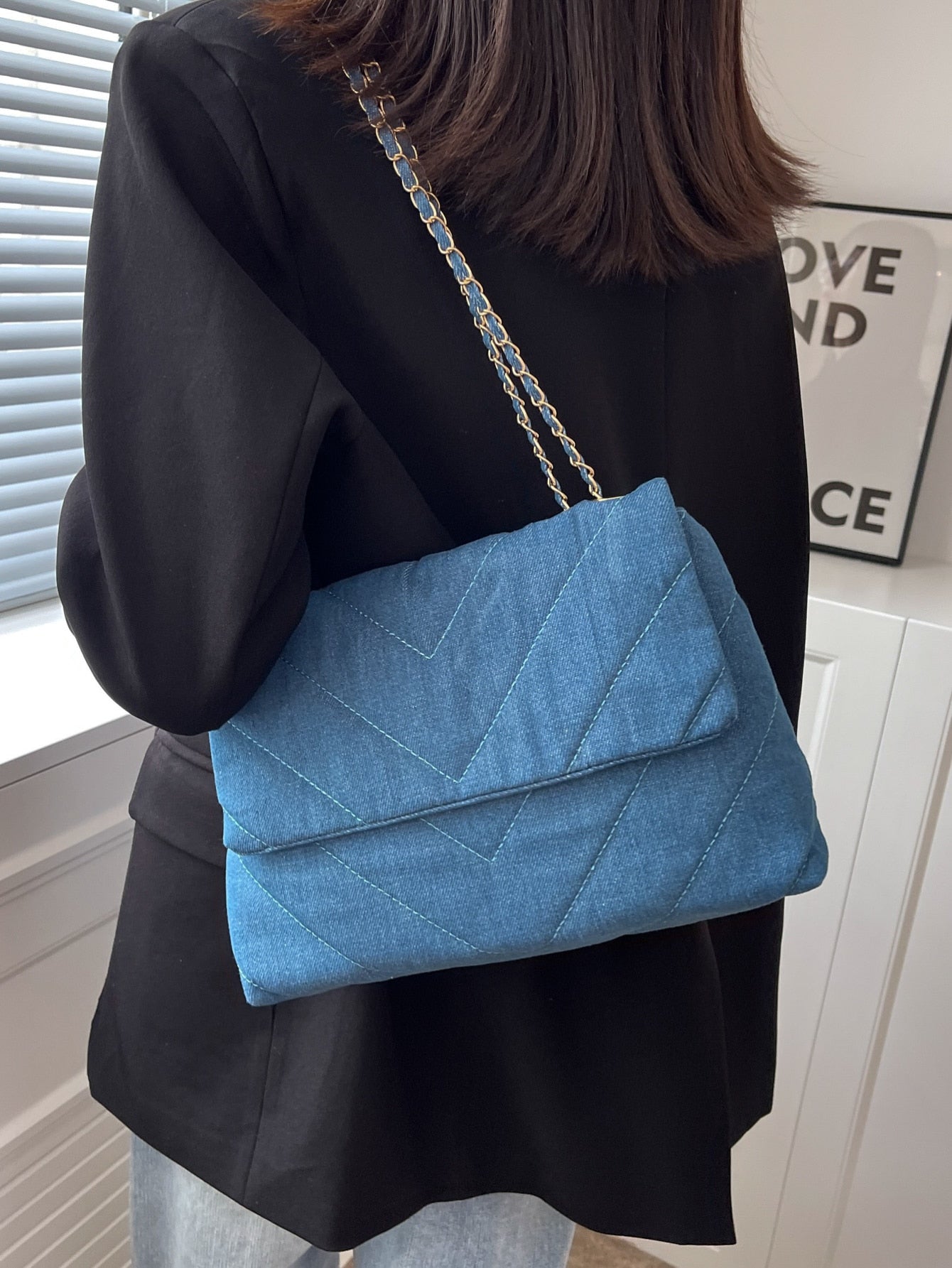 Chevron Chain Shoulder Tote Bag