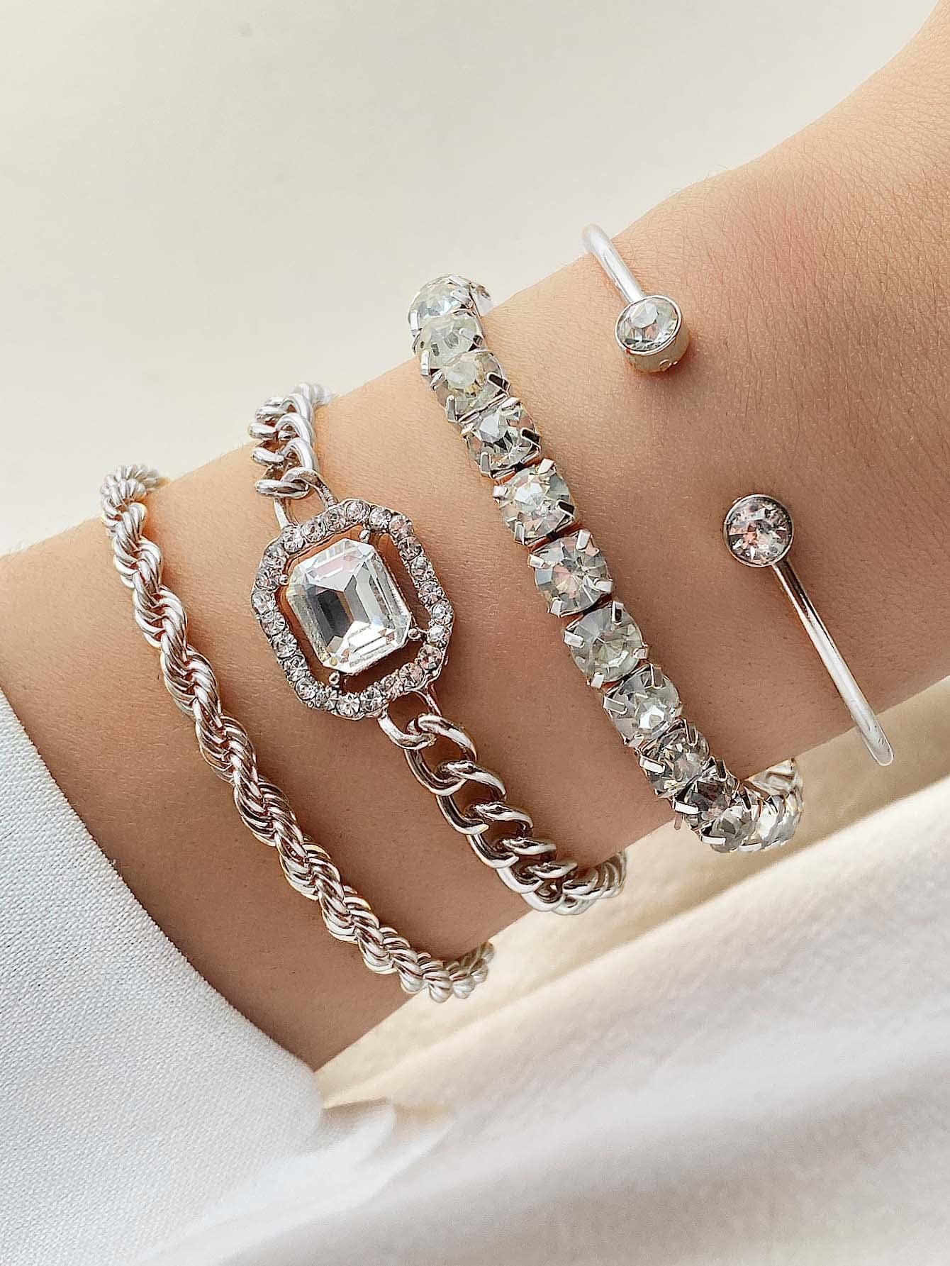 4Pcs/Set Glamorous Zinc Alloy Cubic Zirconia Decor Bracelet for Women for Daily Decoration