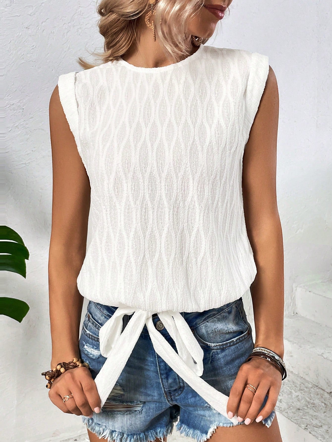 SHEIN VCAY Solid Knot Hem Blouse