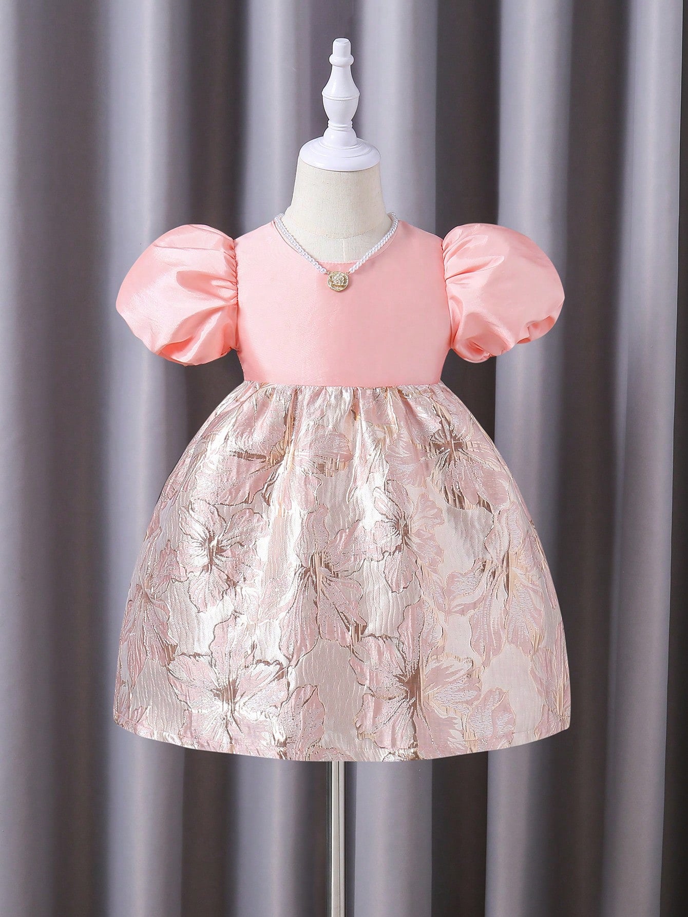 SHEIN Kids CHARMNG Little Girls' Romantic & Elegant Pink Jacquard Woven Fabric and Satin Patchwork Dress Featuring Large Bowknot Decoration on the Back with Ball Gown Skirt, for Spring and Summer