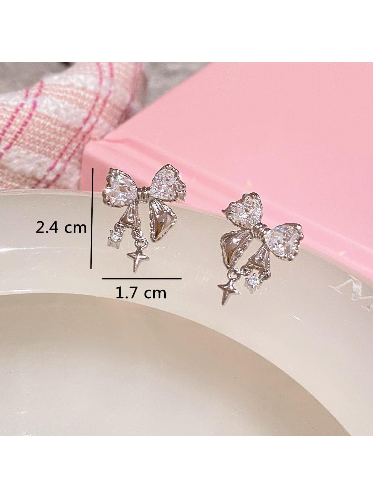 Rhinestone Bow Decor Stud Earrings