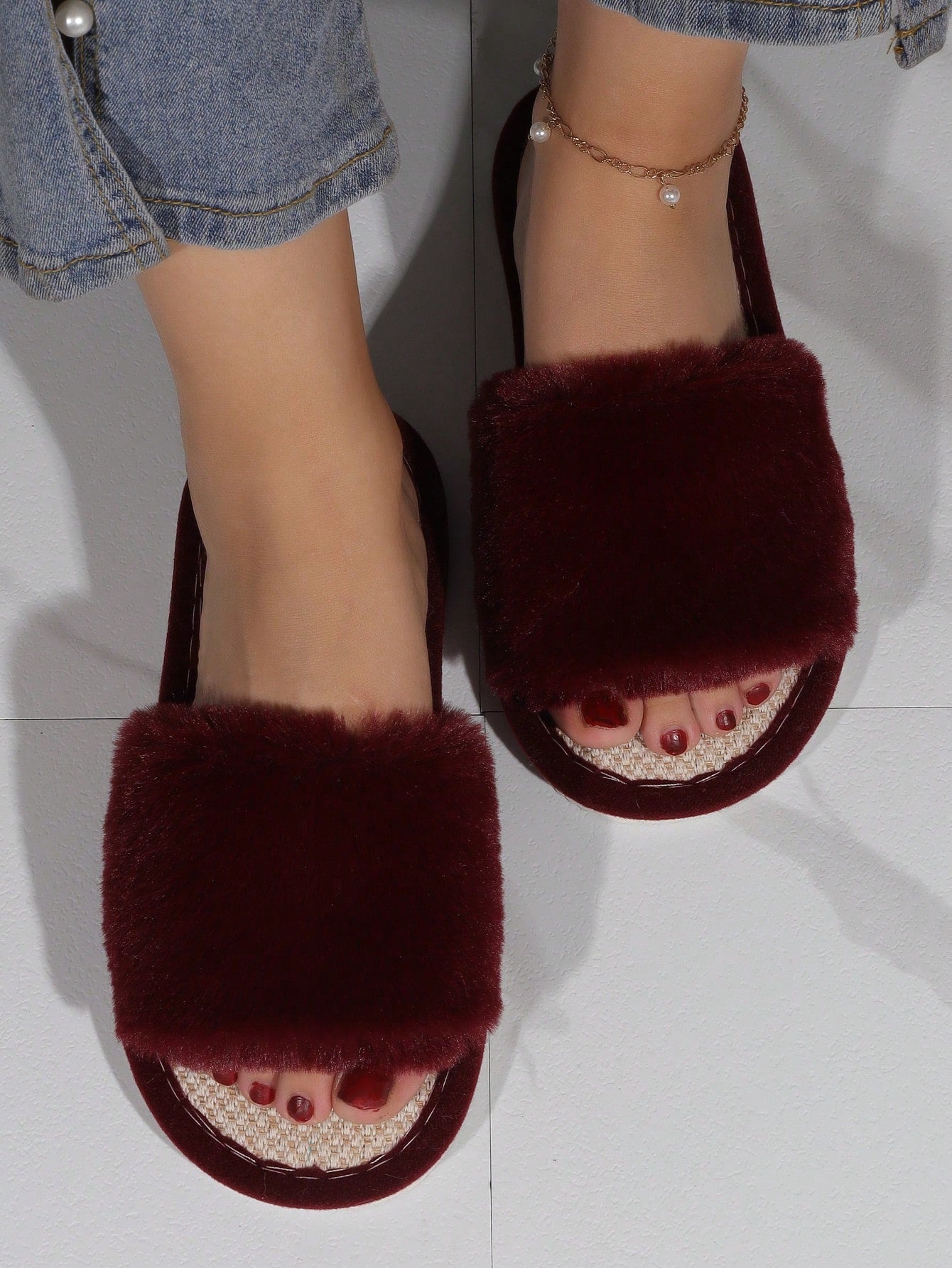 Women Minimalist Fuzzy Home Slippers, Fashion Black Bedroom Slippers