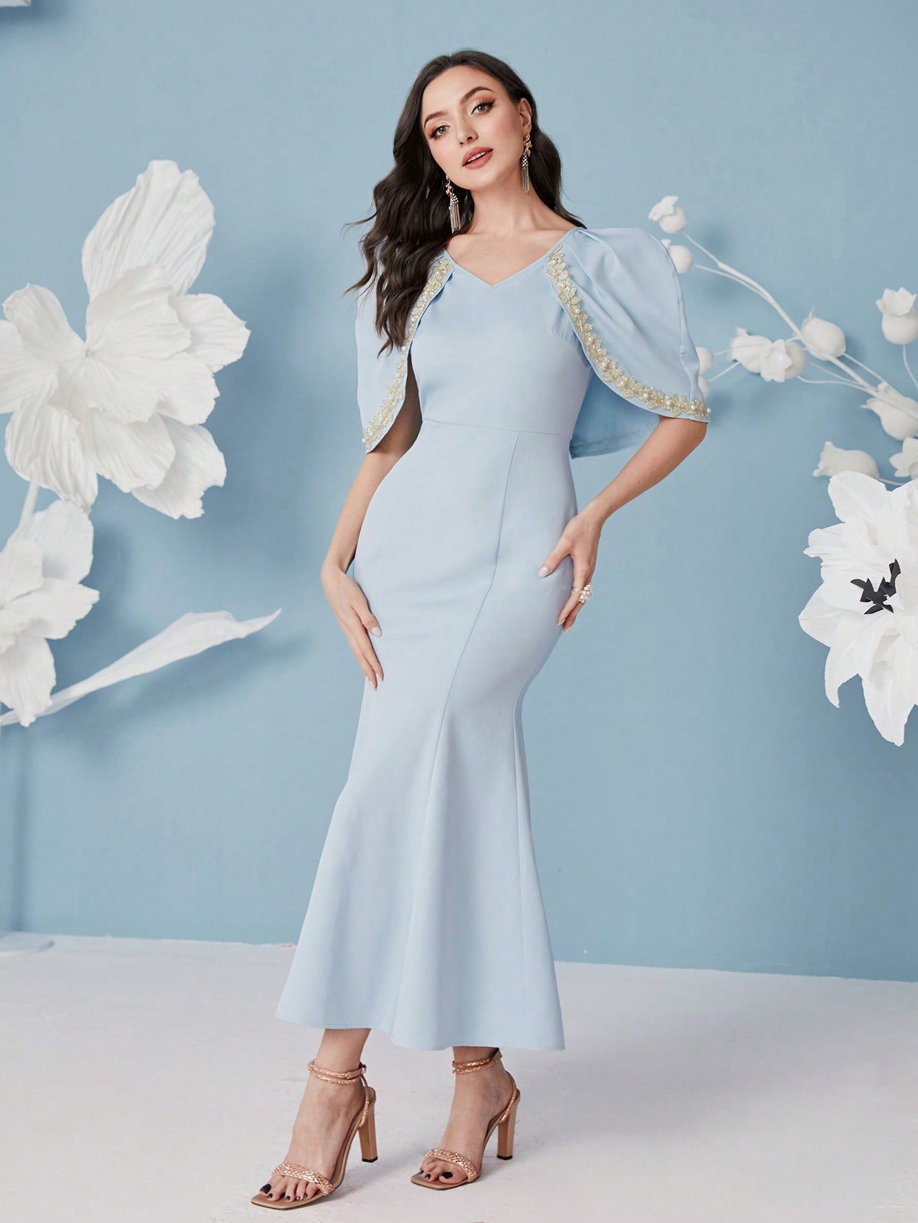 SHEIN Modely Pearls Beaded Detail Mermaid Hem Dress without Belt