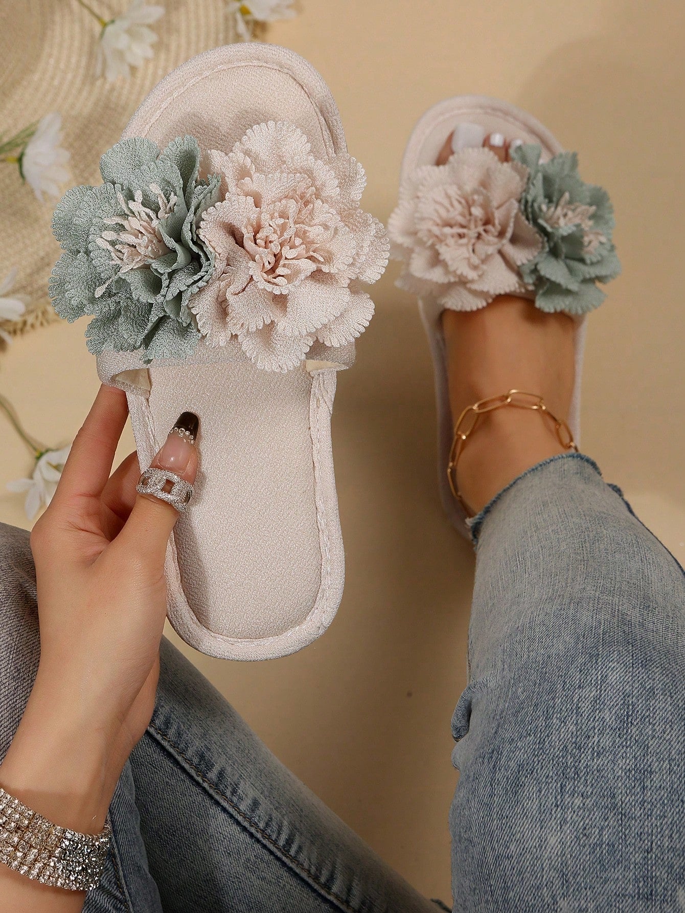 Women Flower Decor Home Slippers, Fashion Canvas Bedroom Slippers
