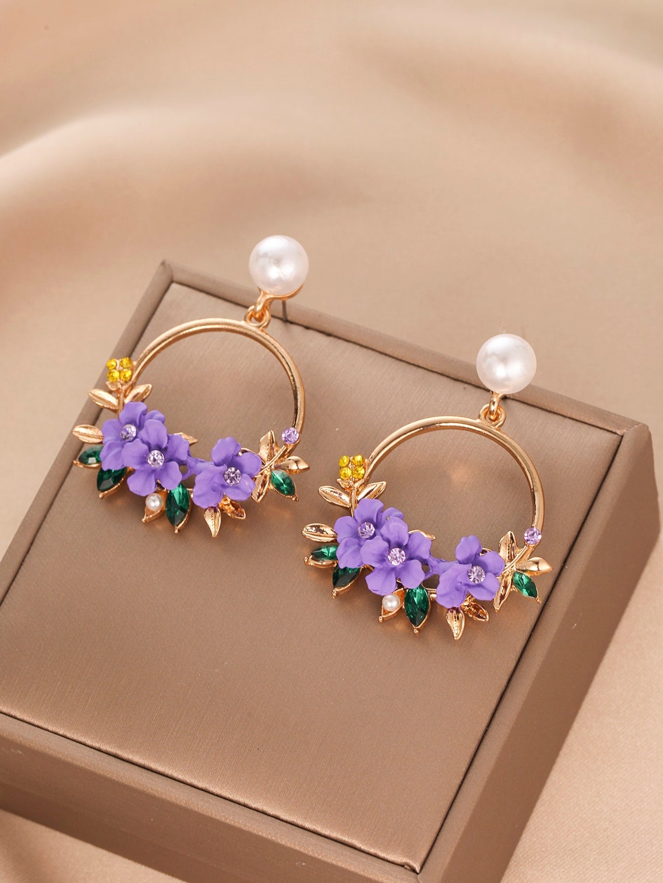 Rhinestone & Flower Decor Circle Drop Earrings