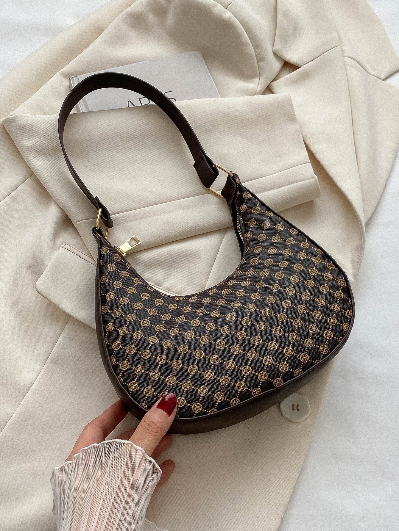 Fashionable Geometric Pattern Hobo Bag