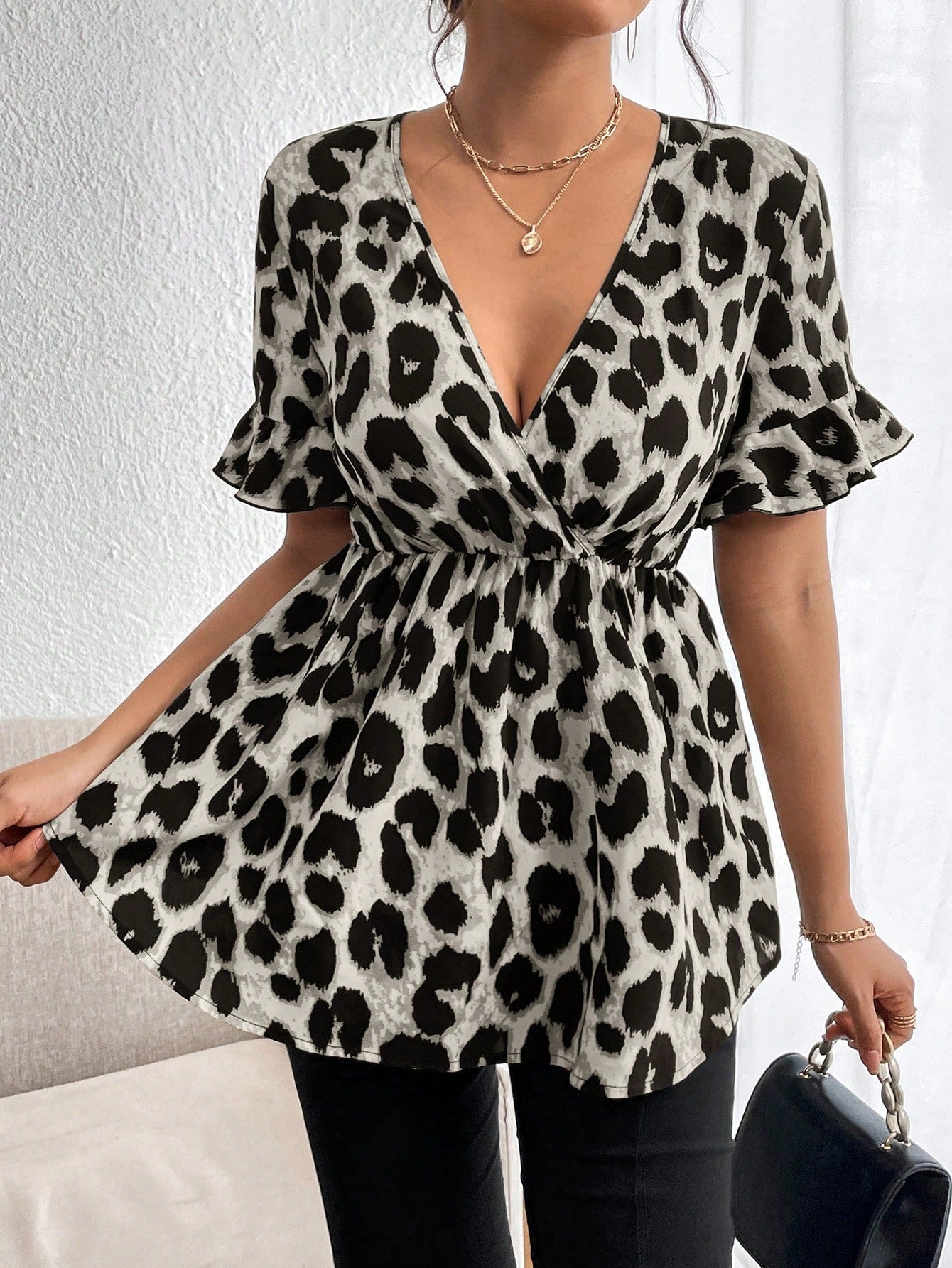 SHEIN Privé Leopard Print Flounce Sleeve Peplum Blouse