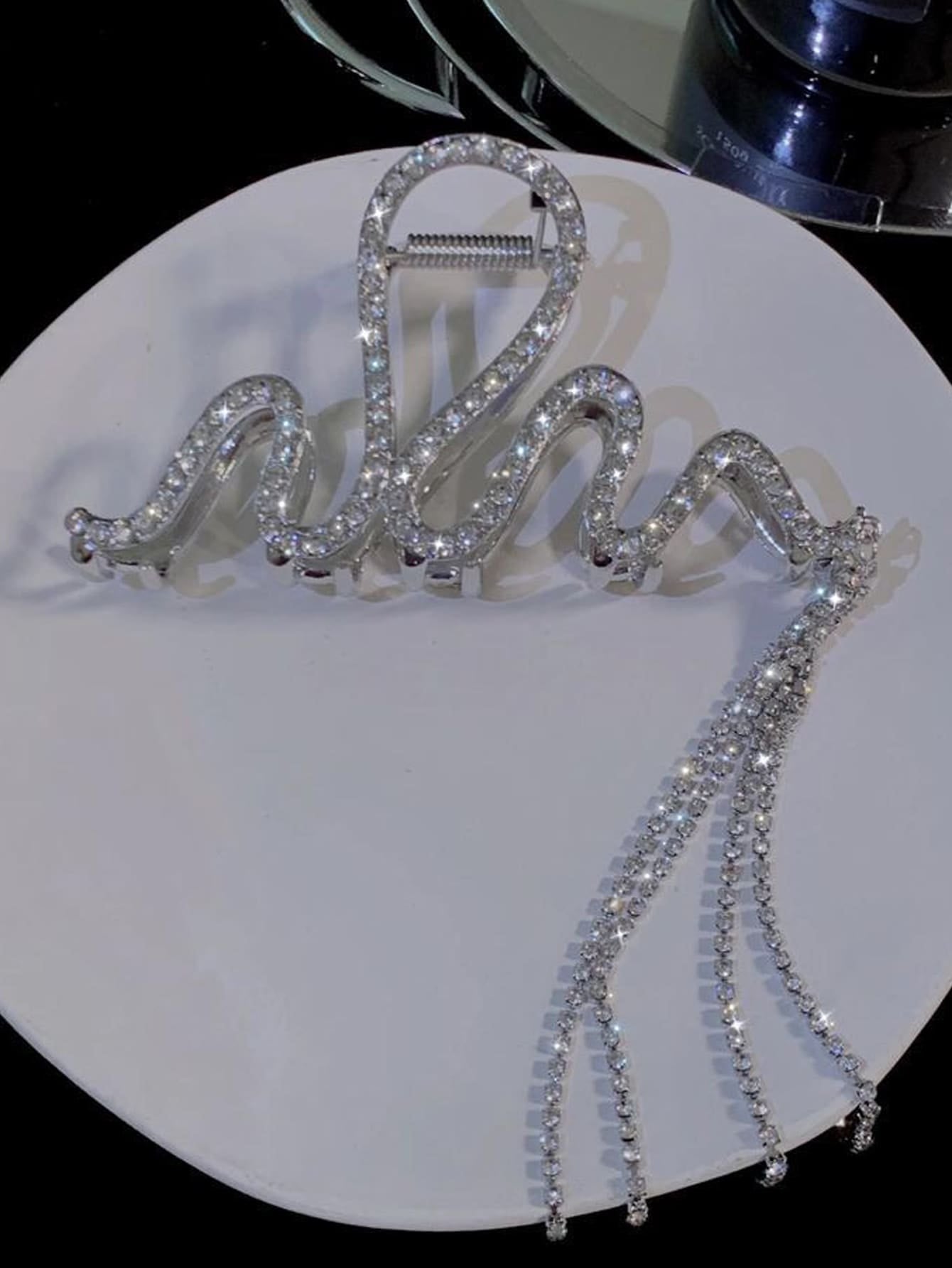 1Pc Versatile Stylish Rhinestone Wavy Tassel Hair Claw Clip