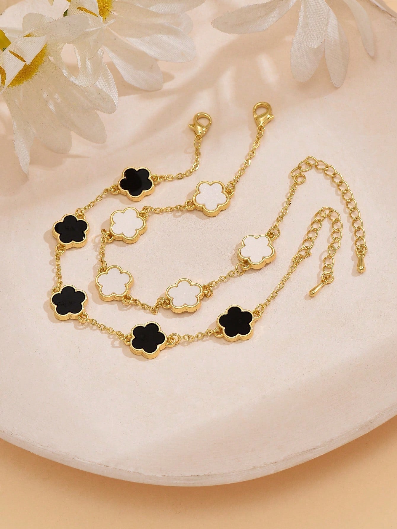 2Pcs/Set Simple & Fashionable Five Petals Copper Bracelet for Women, Suitable for Dating, Graduation, Daily Wear, Etc.
