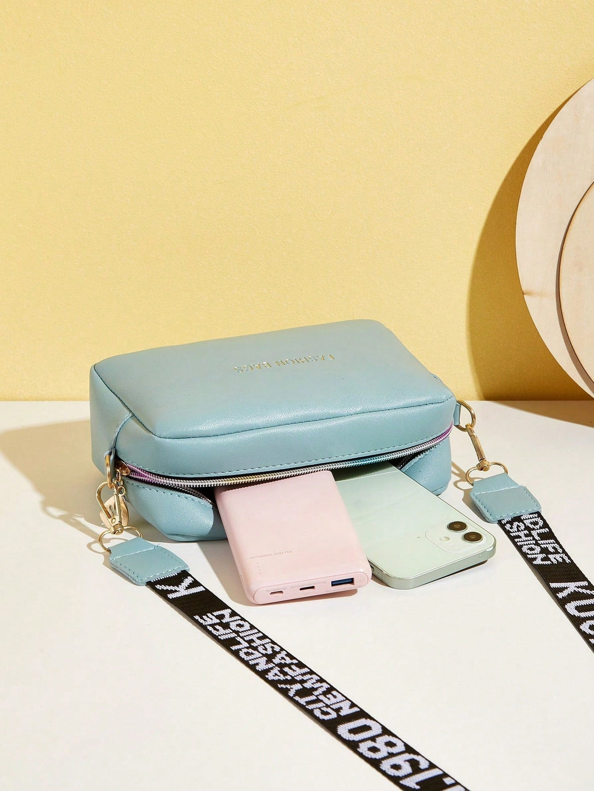 Trendy Square Mini Crossbody Bag with Wide Strap Phone Lipstick Coin Bag Shoulder Bag for Daily Use