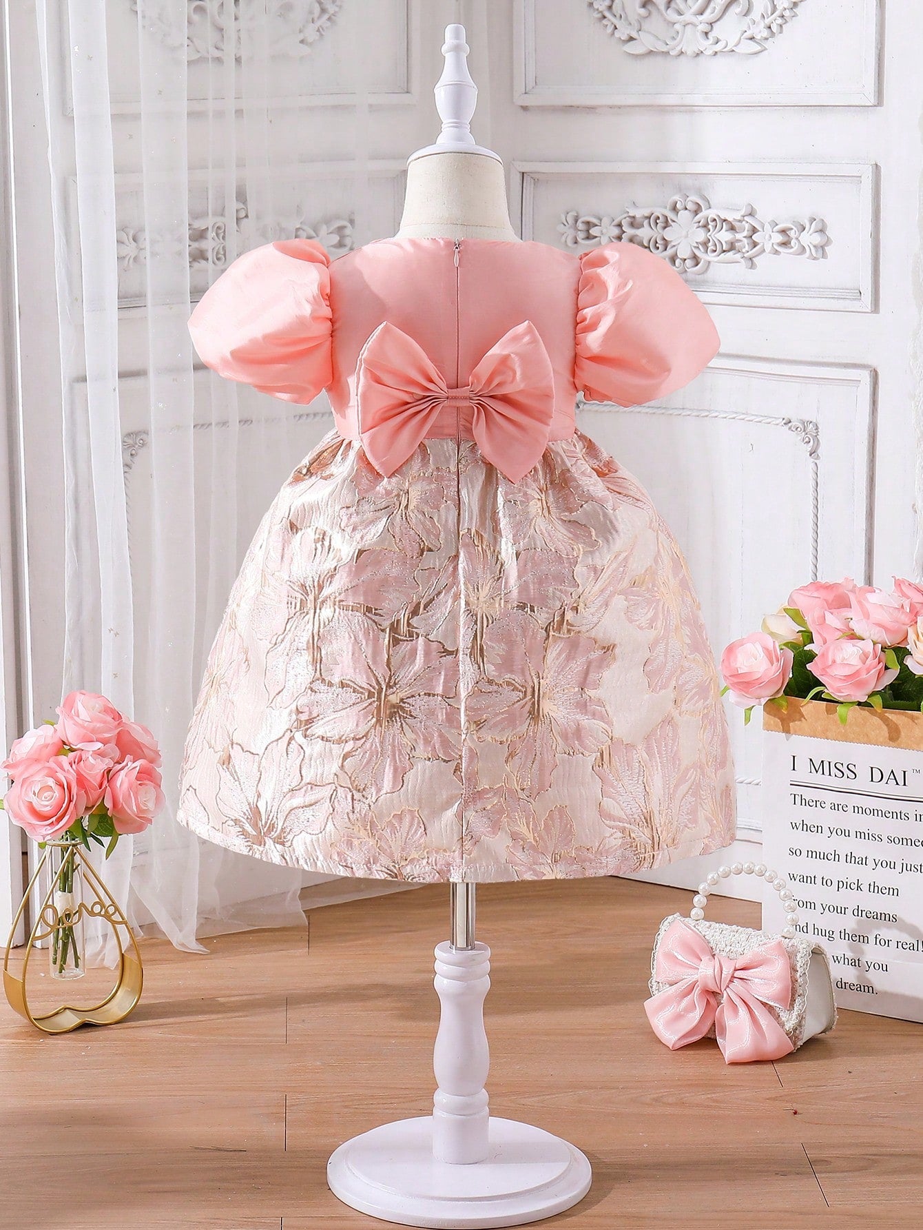 SHEIN Kids CHARMNG Little Girls' Romantic & Elegant Pink Jacquard Woven Fabric and Satin Patchwork Dress Featuring Large Bowknot Decoration on the Back with Ball Gown Skirt, for Spring and Summer