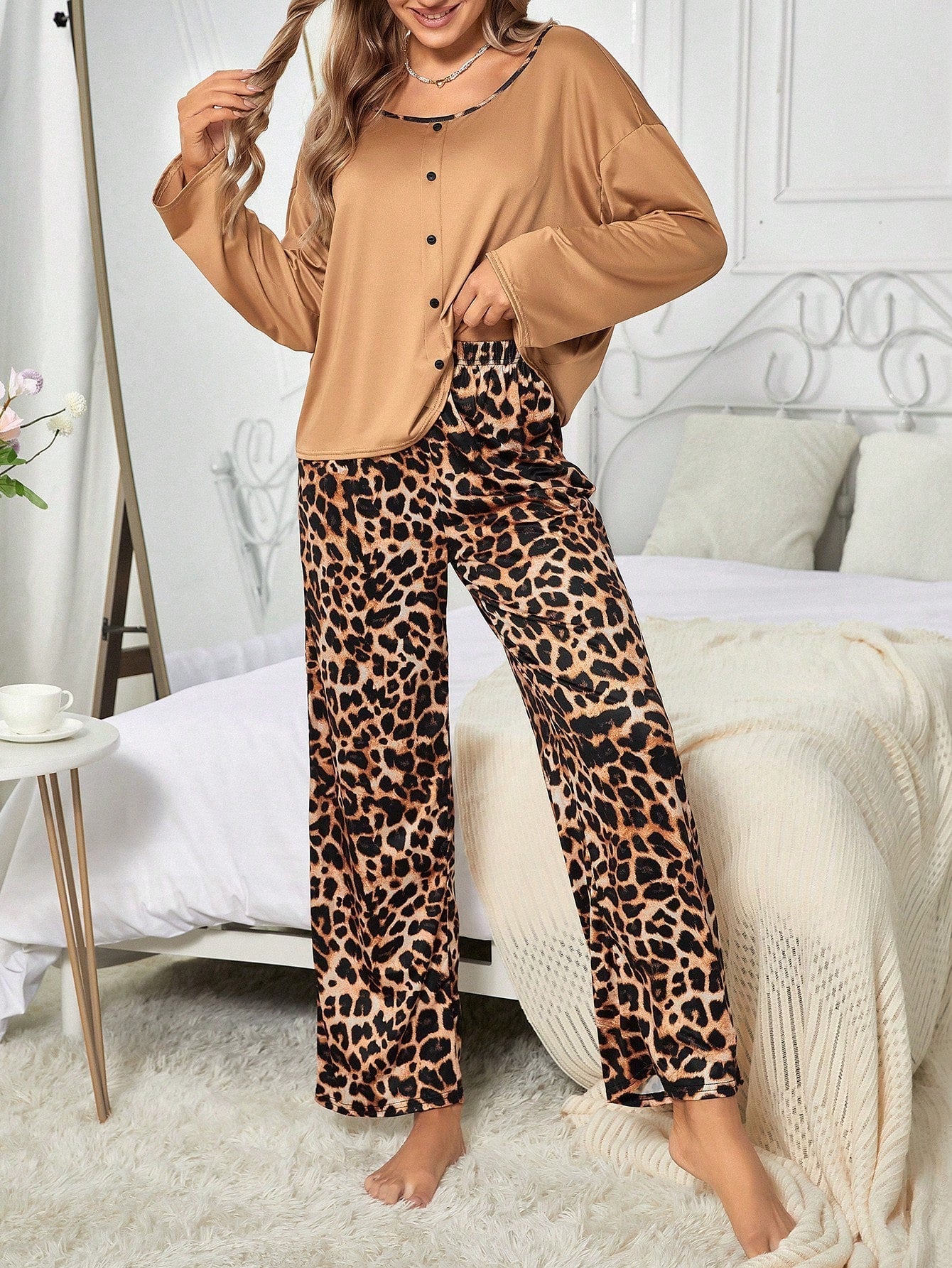 Women'S Leopard Print Piping round Neck Top and Casual Joggers Pajamas Set