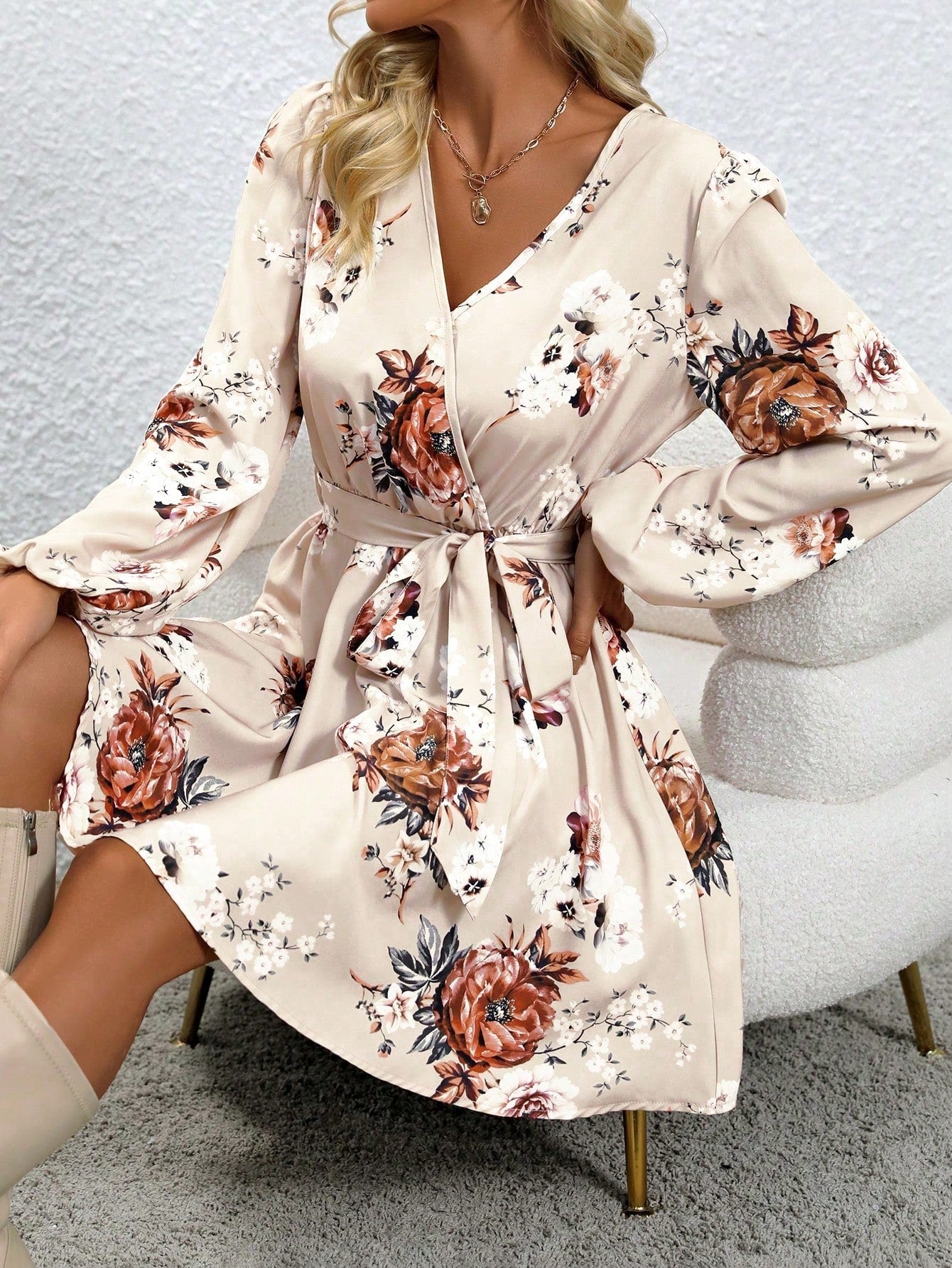 Women'S V-Neck Allover Printed Belted Dress