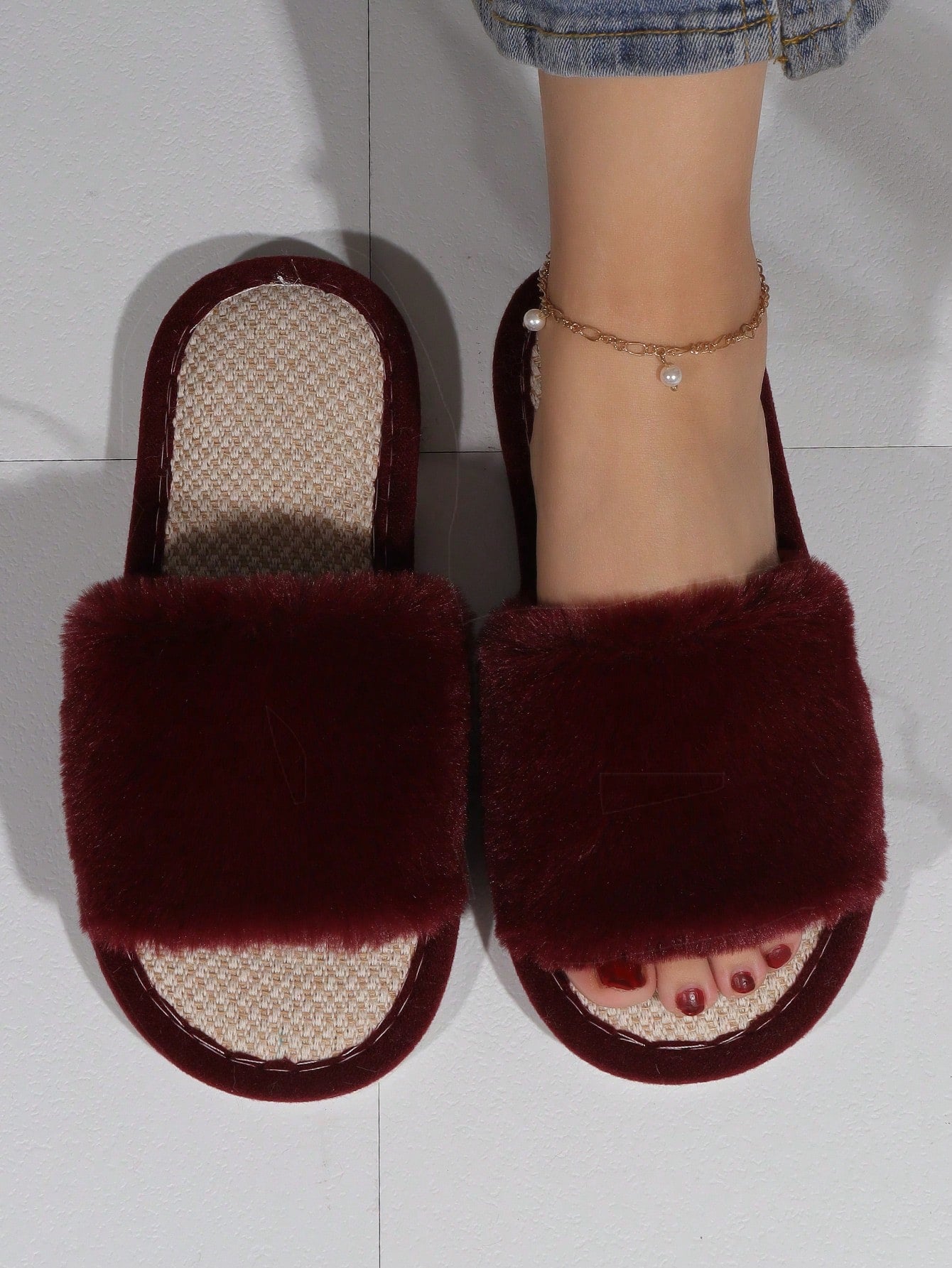 Women Minimalist Fuzzy Home Slippers, Fashion Black Bedroom Slippers