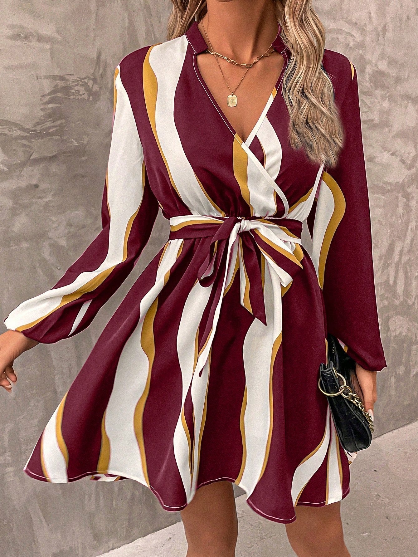 Women'S Lantern Sleeve Printed Belted Dress