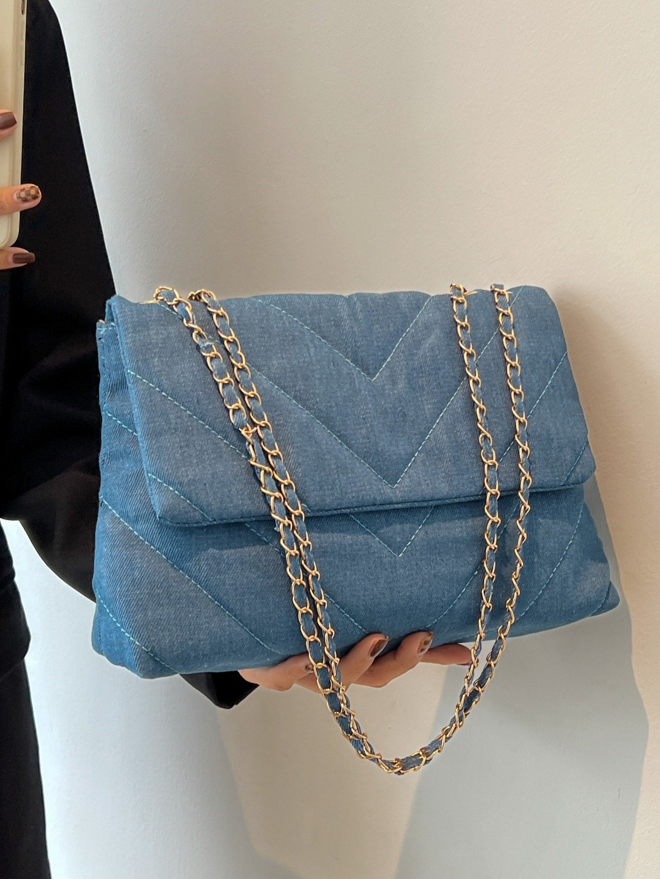 Chevron Chain Shoulder Tote Bag