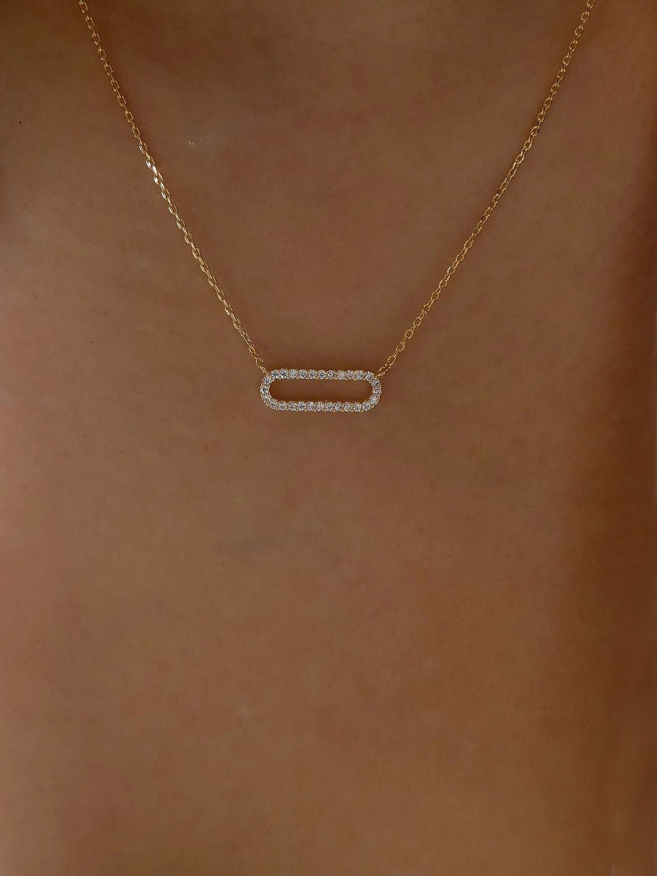 Rhinestone Decor Pendant Necklace