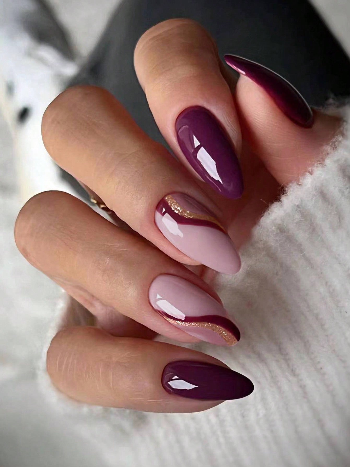 Elevate Your Style With,24Pcs Long Almond Stripe Design Fake Nail Set,Contain 1Pcs Jelly Glue and 1Pcs Nail File, for Daily Wear by Women and Girls