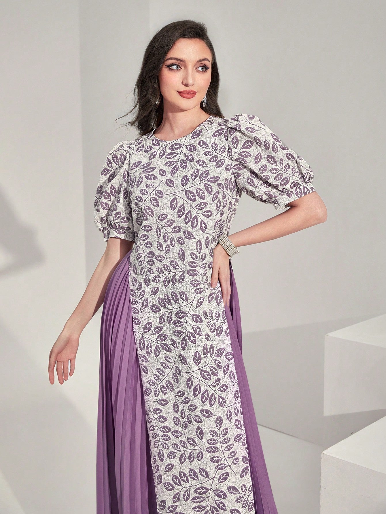 SHEIN Modely Plants Print Puff Sleeve Pleated Hem Dress