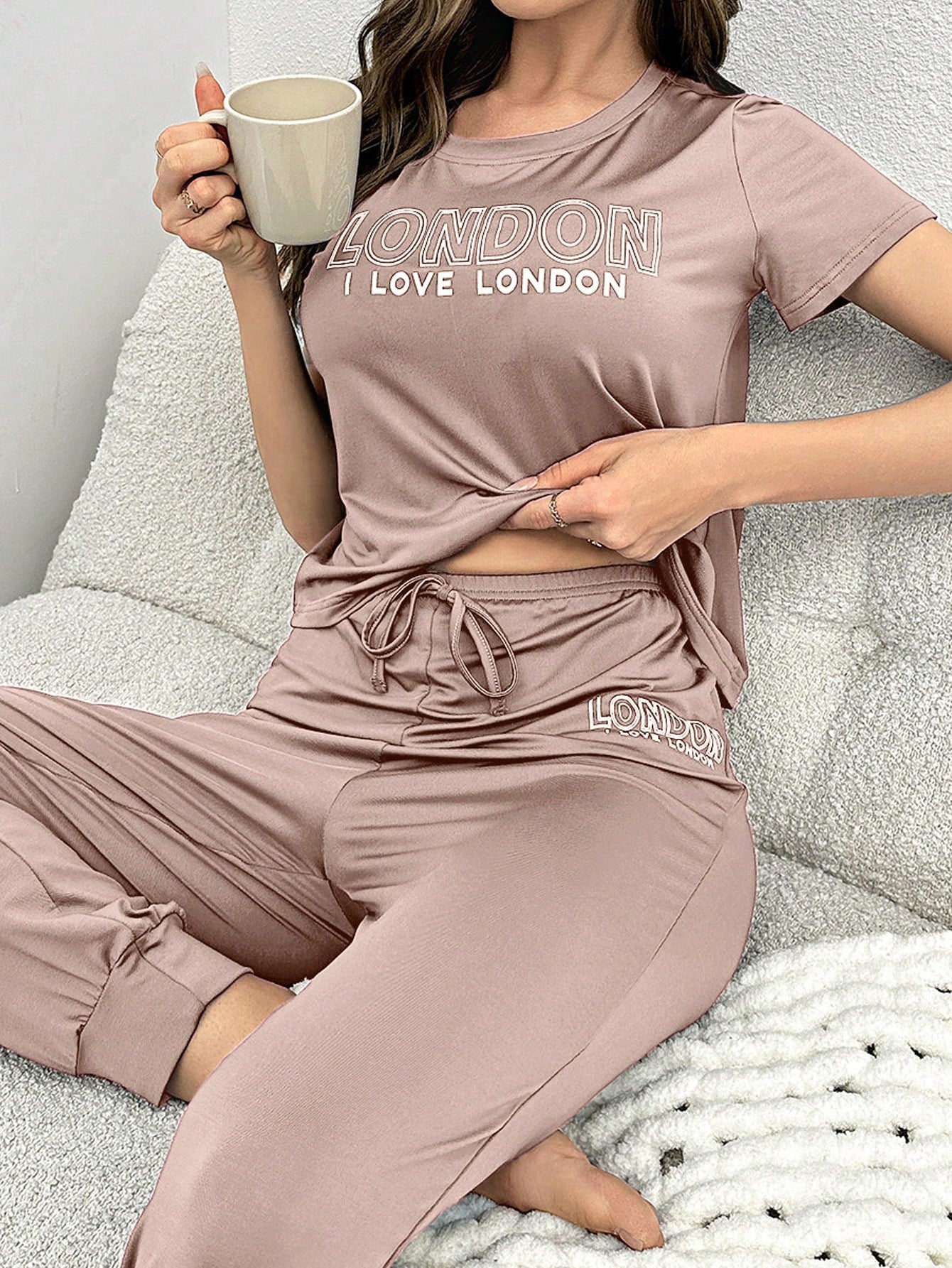 Letter Graphic Tee & Drawstring Waist Pants PJ Set