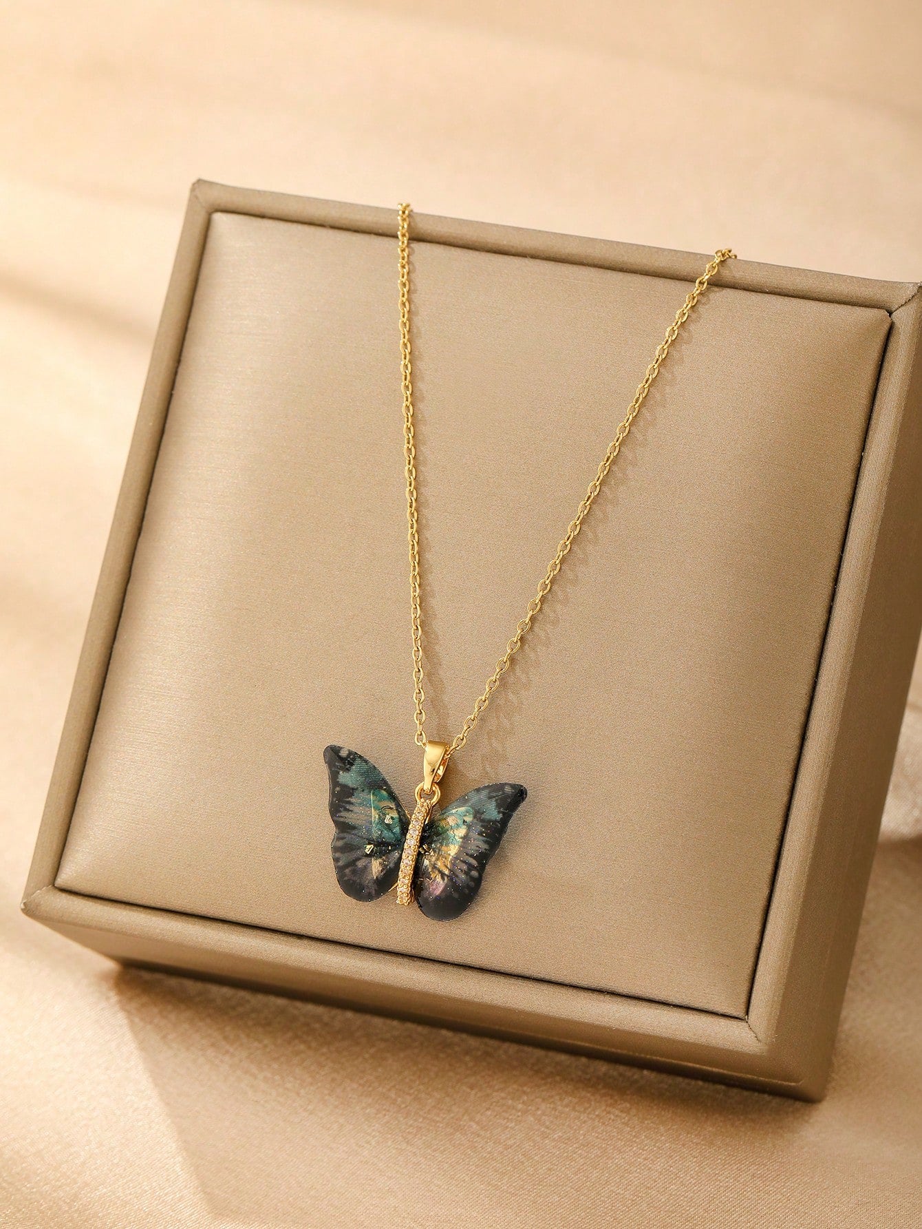 1Pc Gold-Colored Stainless Steel Chain Coated with 18K Gold, Versatile Black-Colored Butterfly with Rhinestone Inlay Design