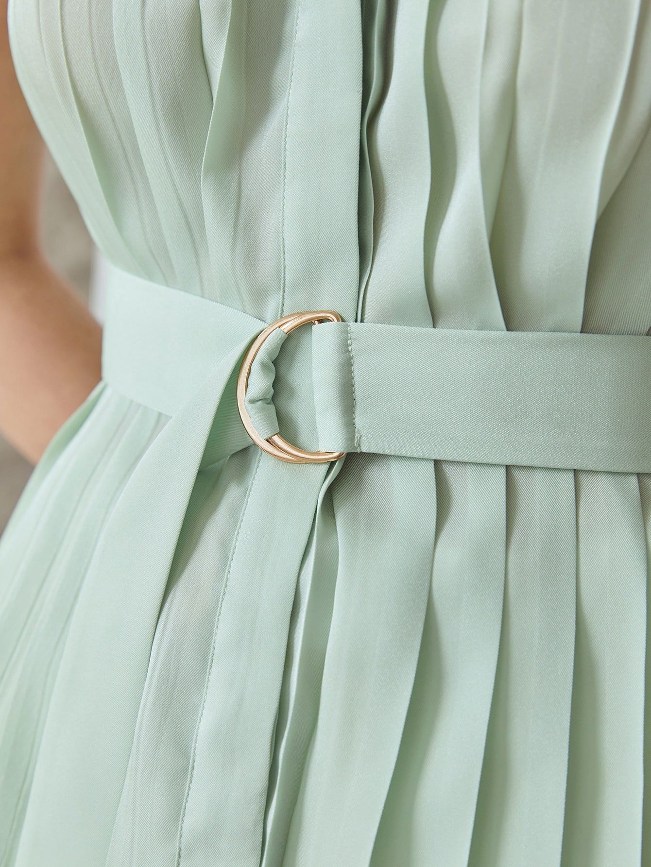 MOTF PREMIUM PLEATED BELTED SHIRT
