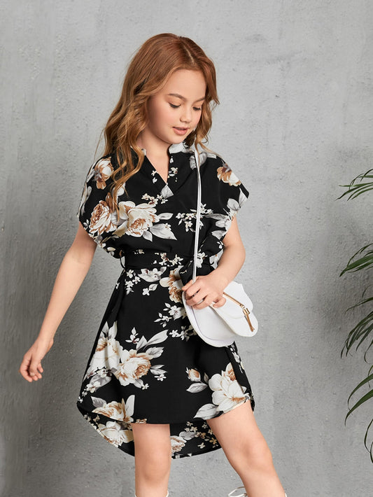 SHEIN Kids SUNSHNE Tween Girl Notched Neck Floral Print Batwing Sleeve Belted Dress