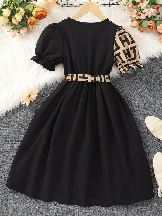 SHEIN Kids EVRYDAY Tween Girl Letter Graphic Puff Sleeve Dress