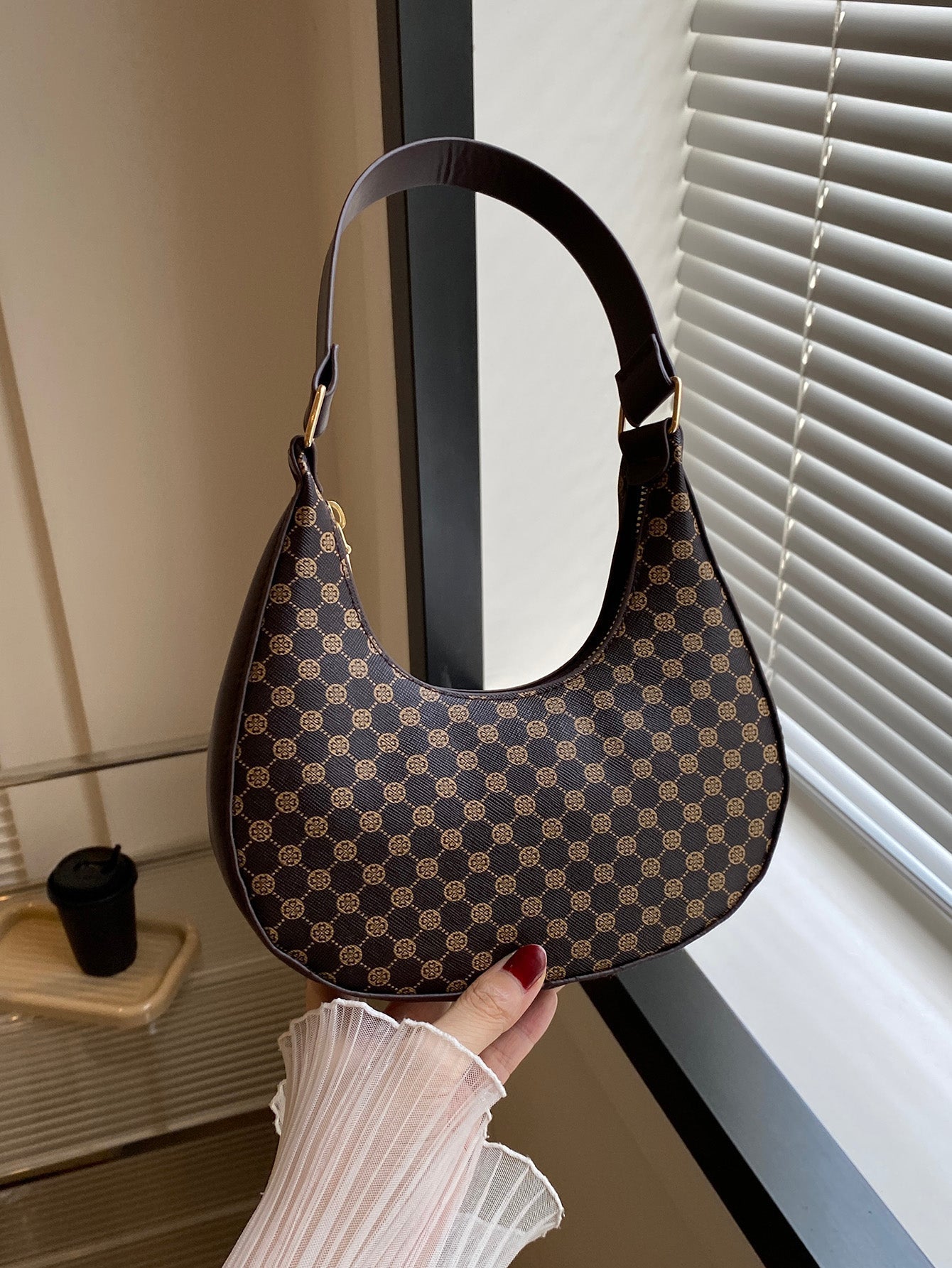 Fashionable Geometric Pattern Hobo Bag