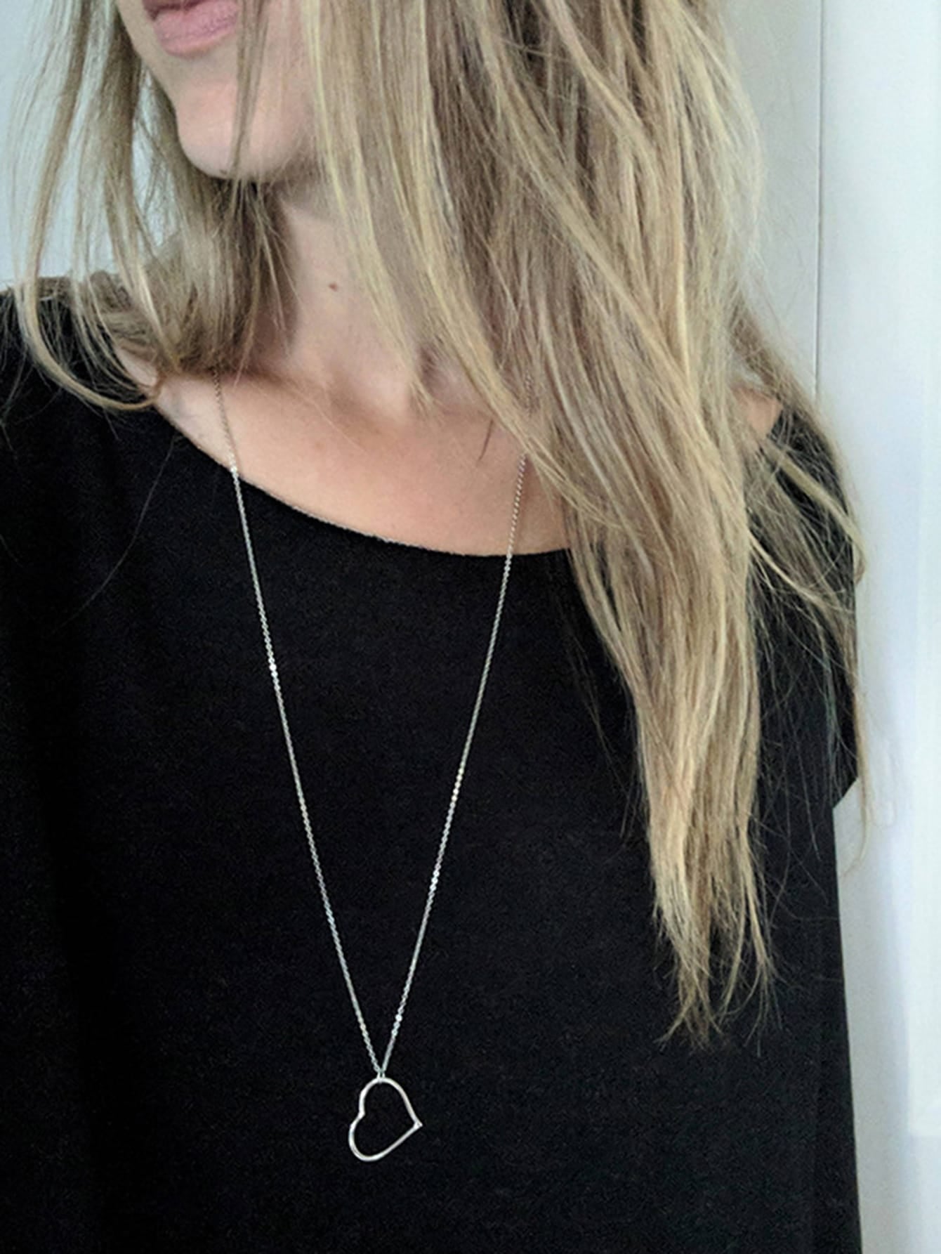 Minimalist Hollow Out Heart Shaped Pendant Necklace for Women, Long Sweater Chain, Brand New