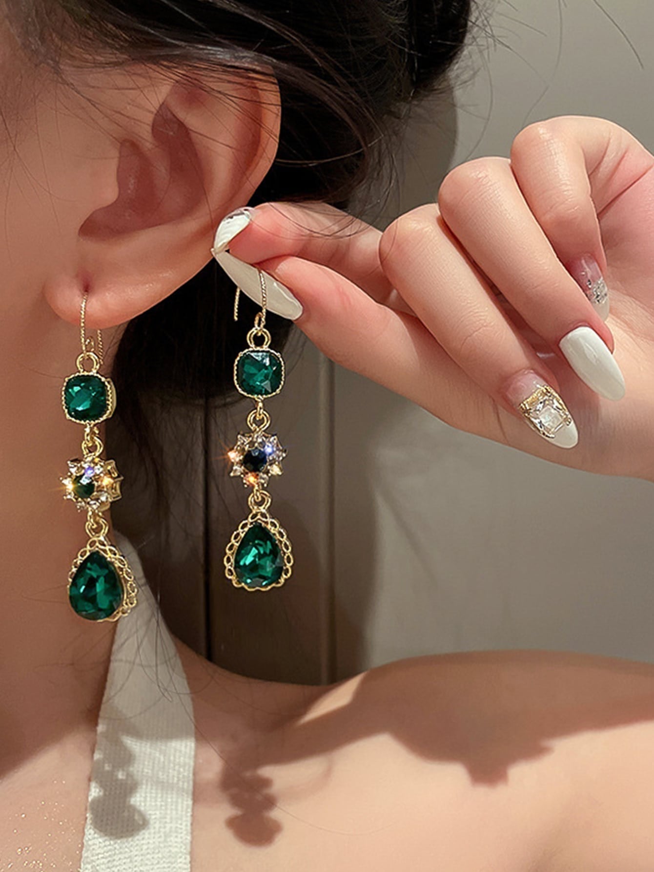Rhinestone Decor Water Drop Earrings